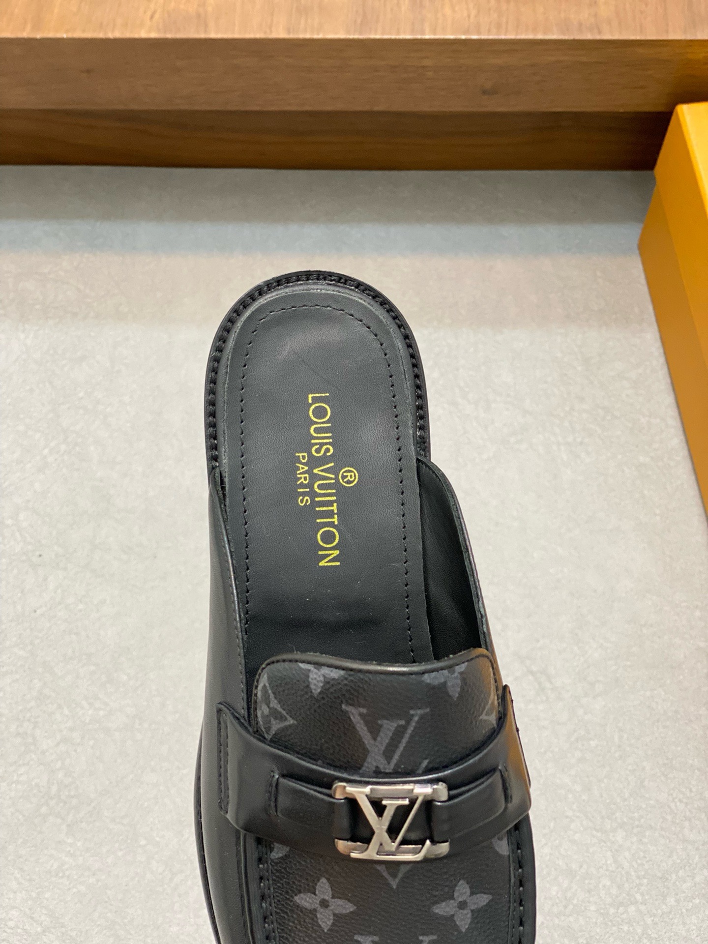 Men L*ouis V*uitton Top Slippers