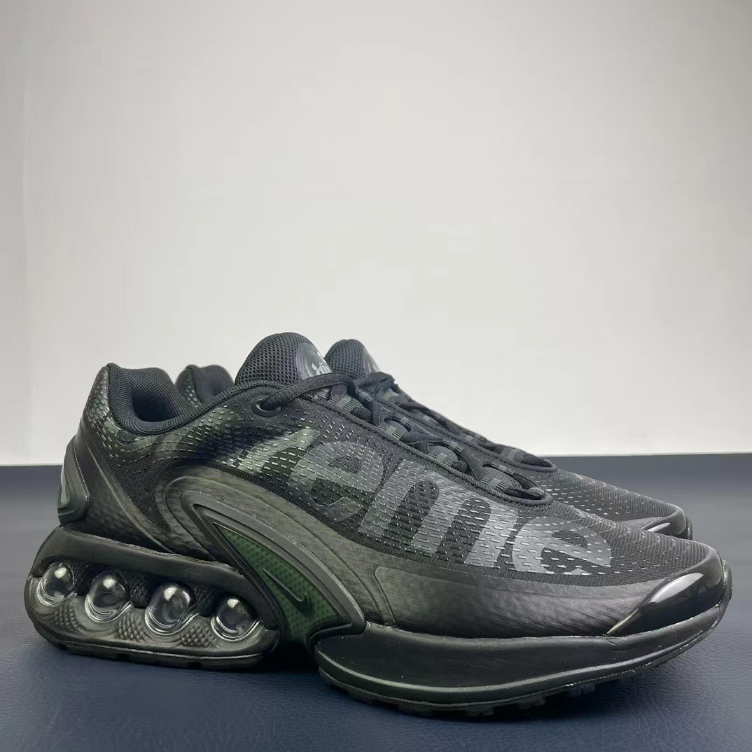 Nike Air Max+S*upreme ）