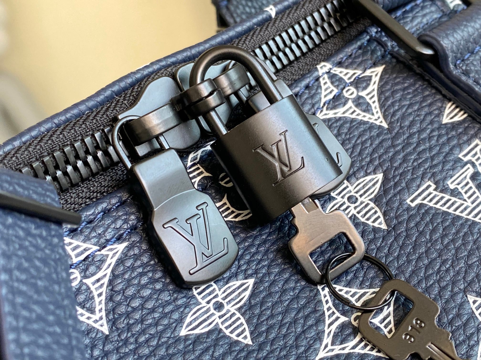 L*ouis V*uitton Top Bag