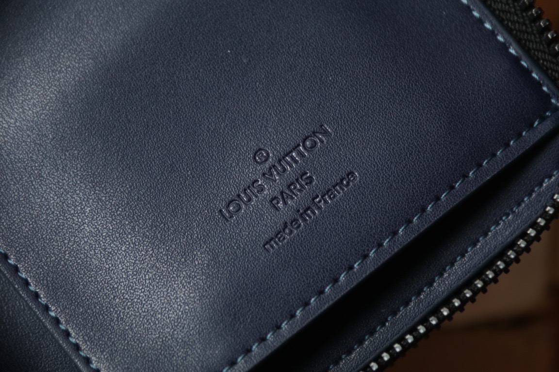 L*ouis V*uitton Top Bag