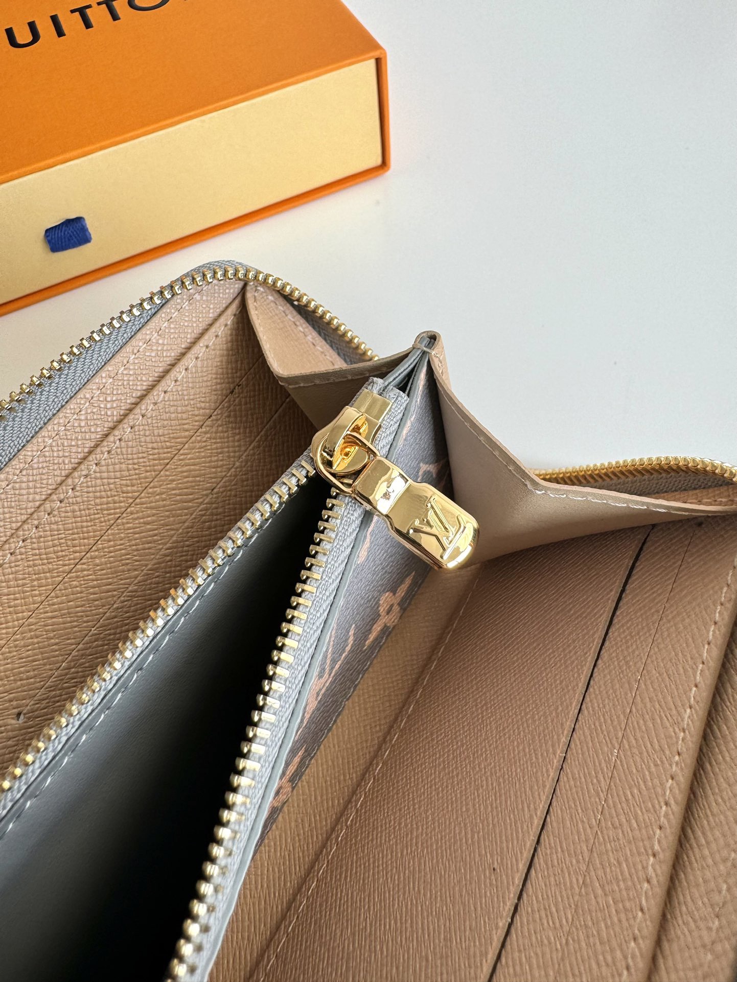 L*ouis V*uitton Top Bag