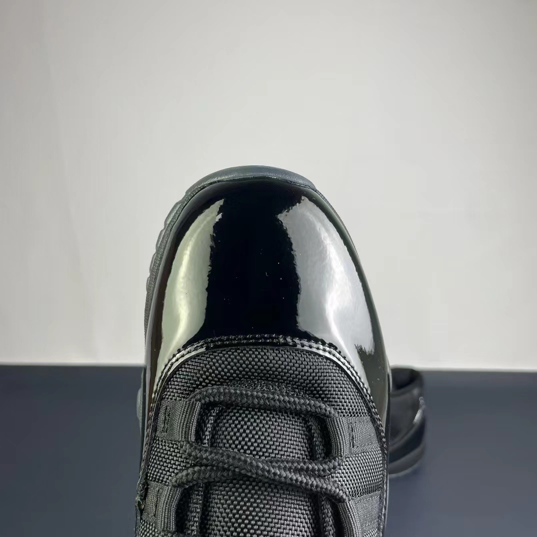 NIKE Air Jordan 11（）