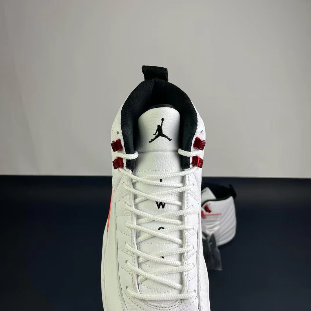 Air Jordan 12