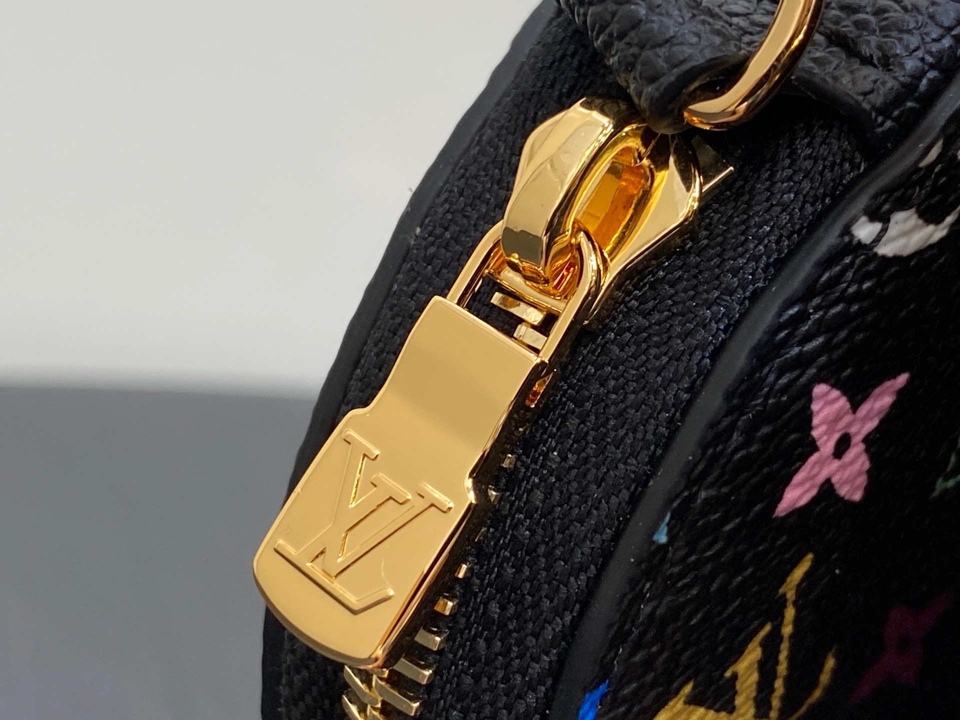 L*ouis V*uitton Top Bag