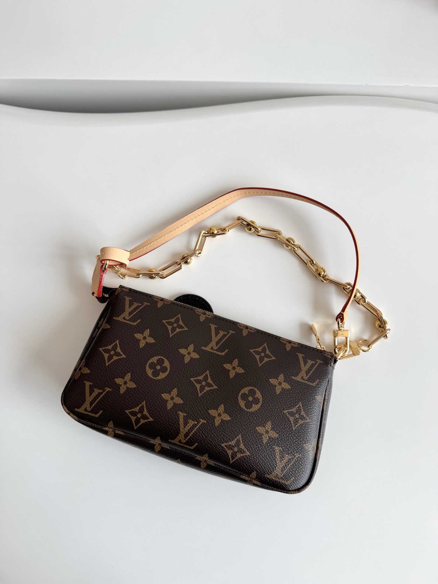 L*ouis V*uitton Top Bag