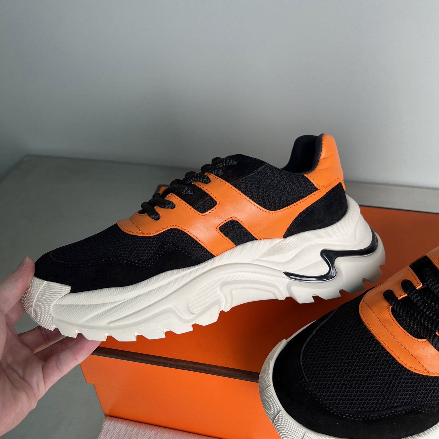 Men H*ermes Top Sneaker