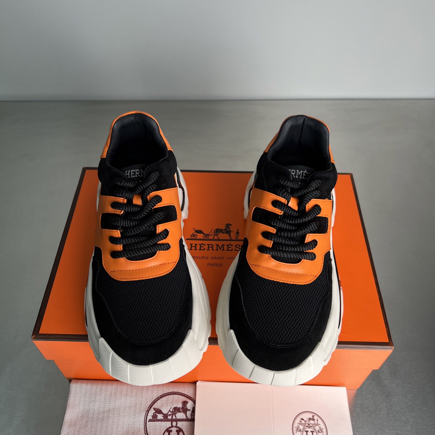 Men H*ermes Top Sneaker