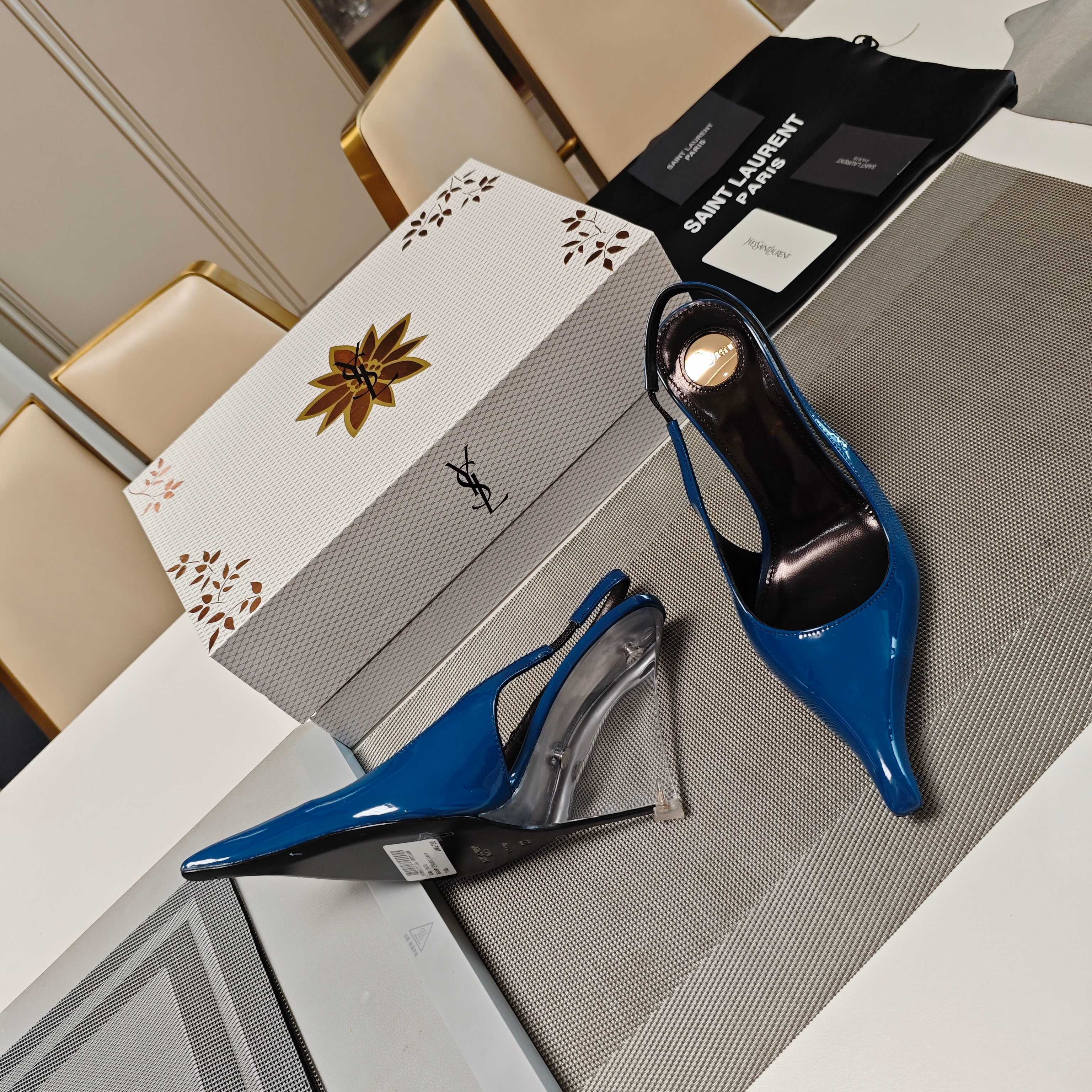 Women Y*SL Top Pumps