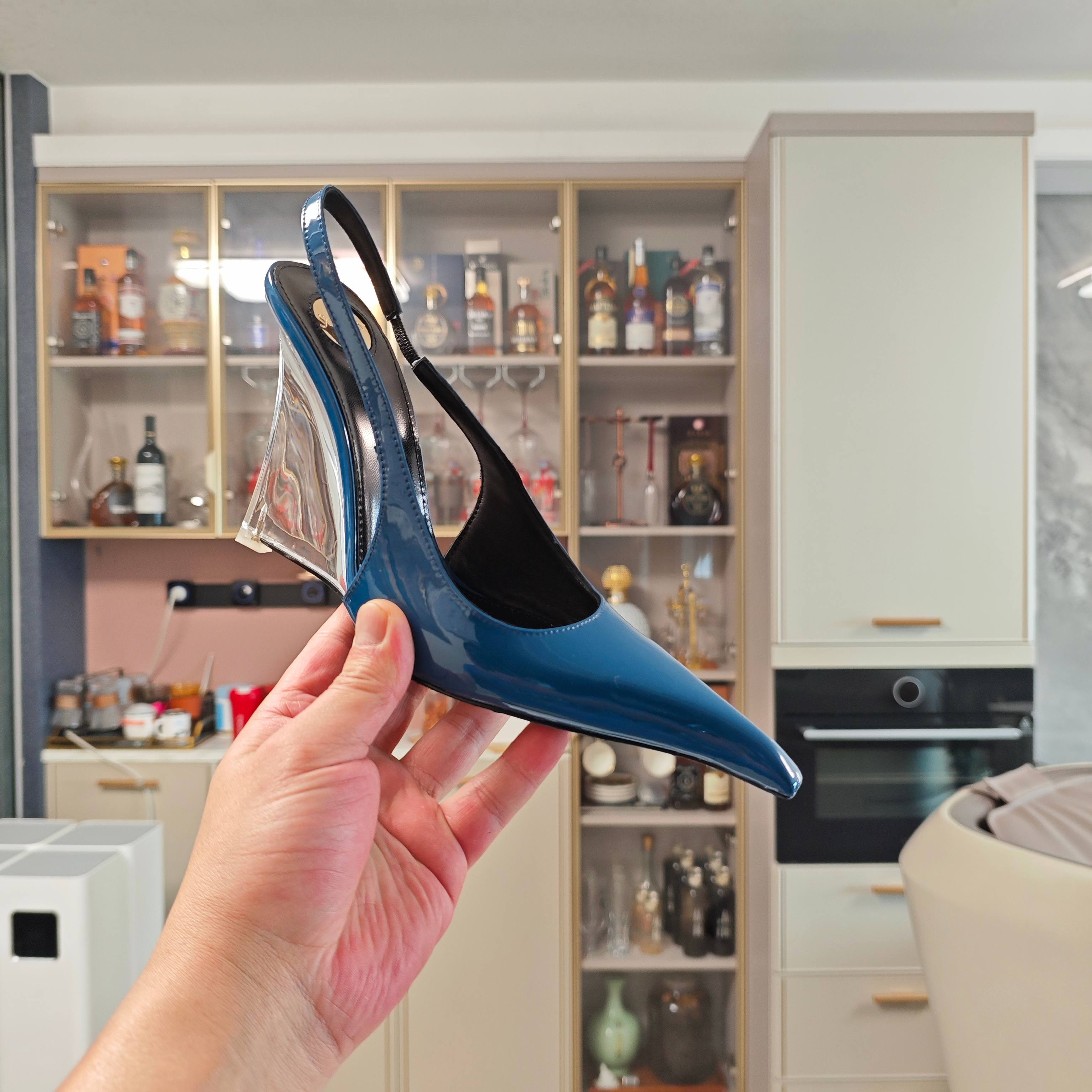 Women Y*SL Top Pumps