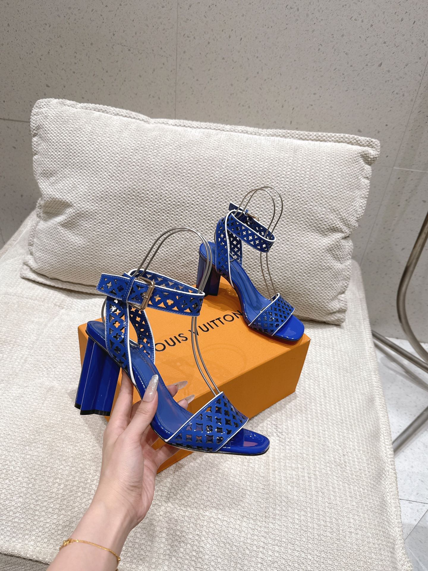 Women L*ouis V*uitton Top Sandals