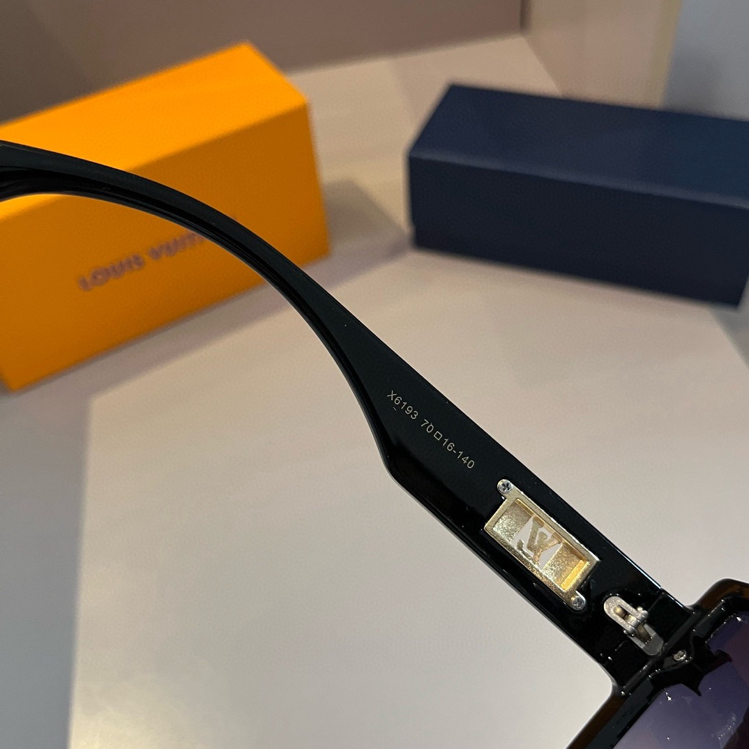 L*ouis V*uitton Glasses