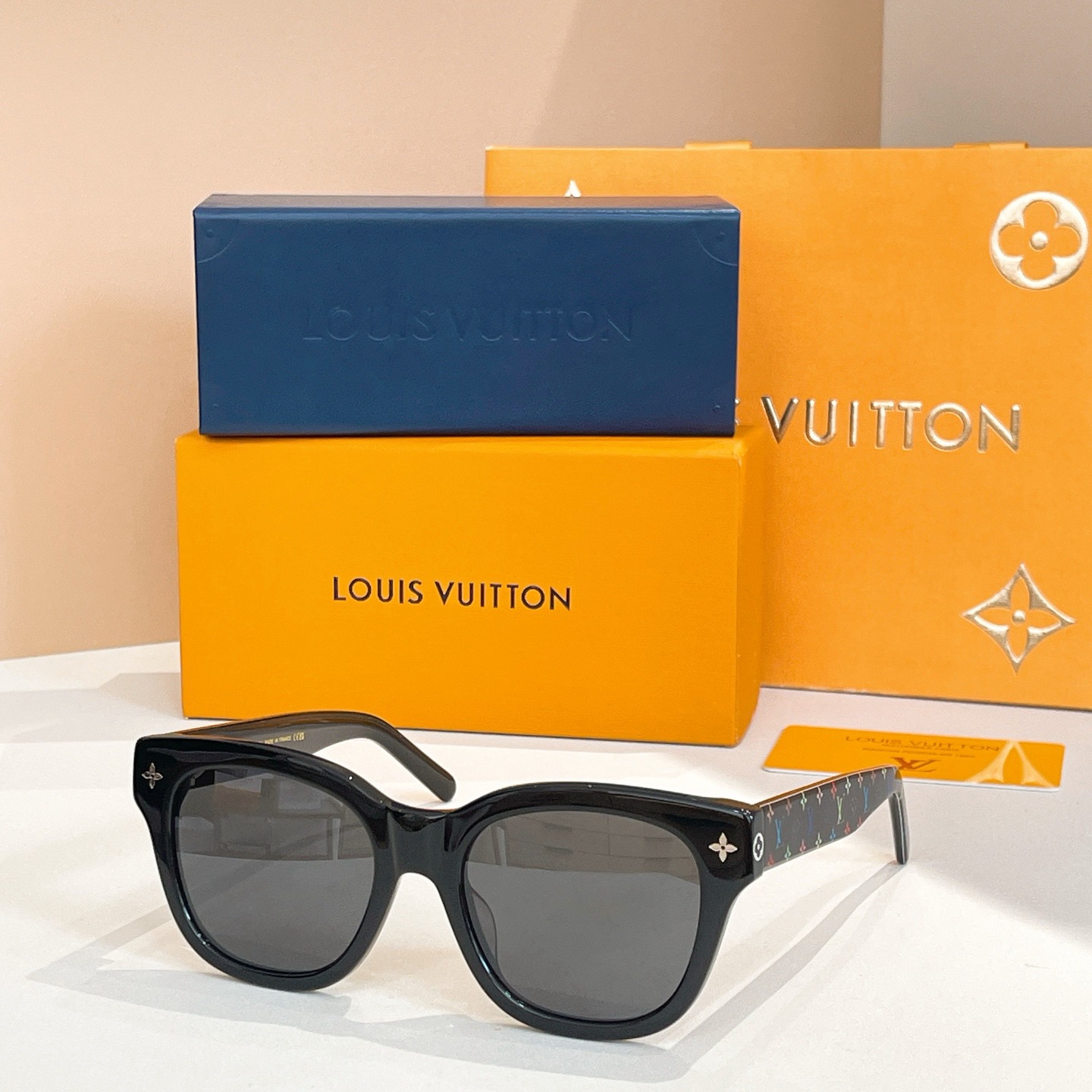 L*ouis V*uitton Glasses