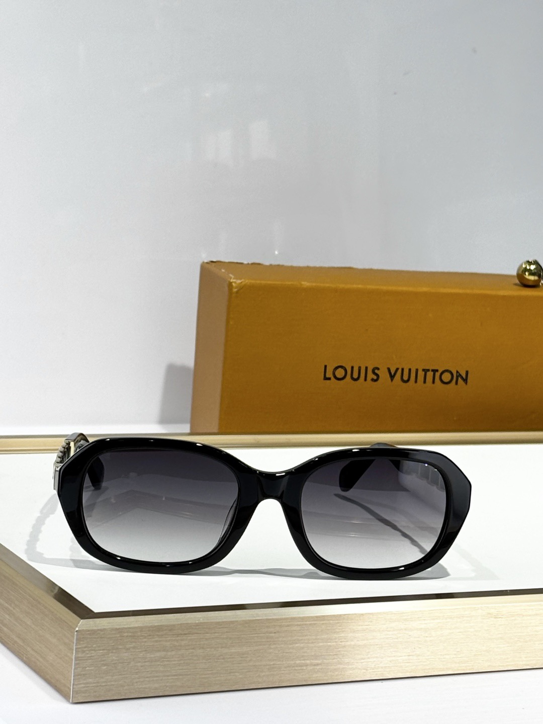 L*ouis V*uitton Glasses