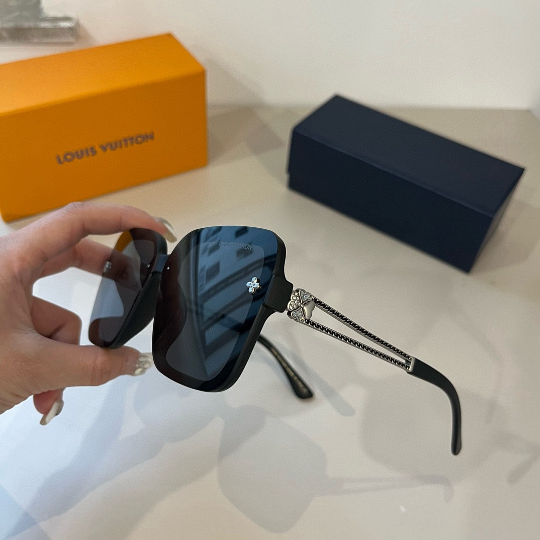 L*ouis V*uitton Glasses