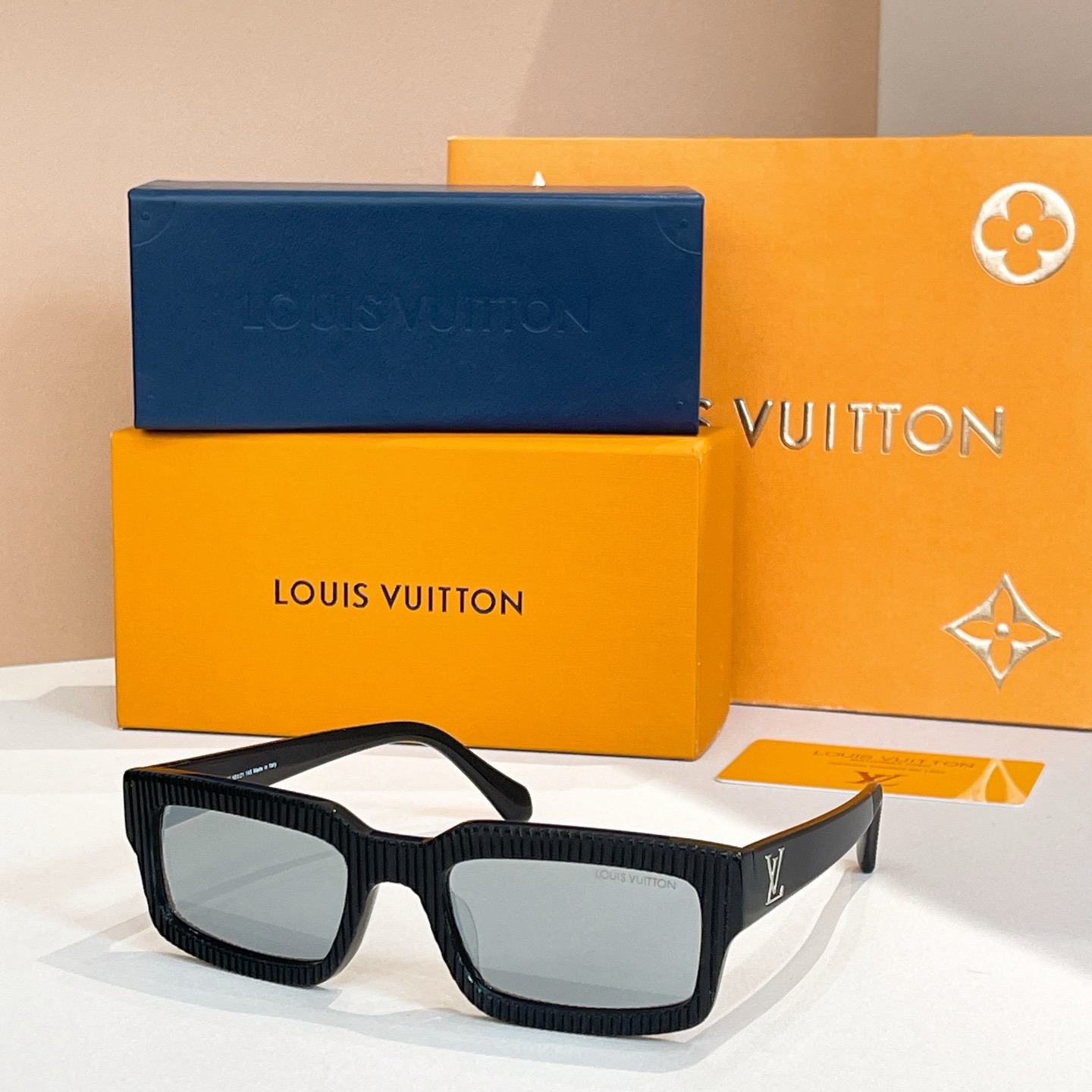 L*ouis V*uitton Glasses