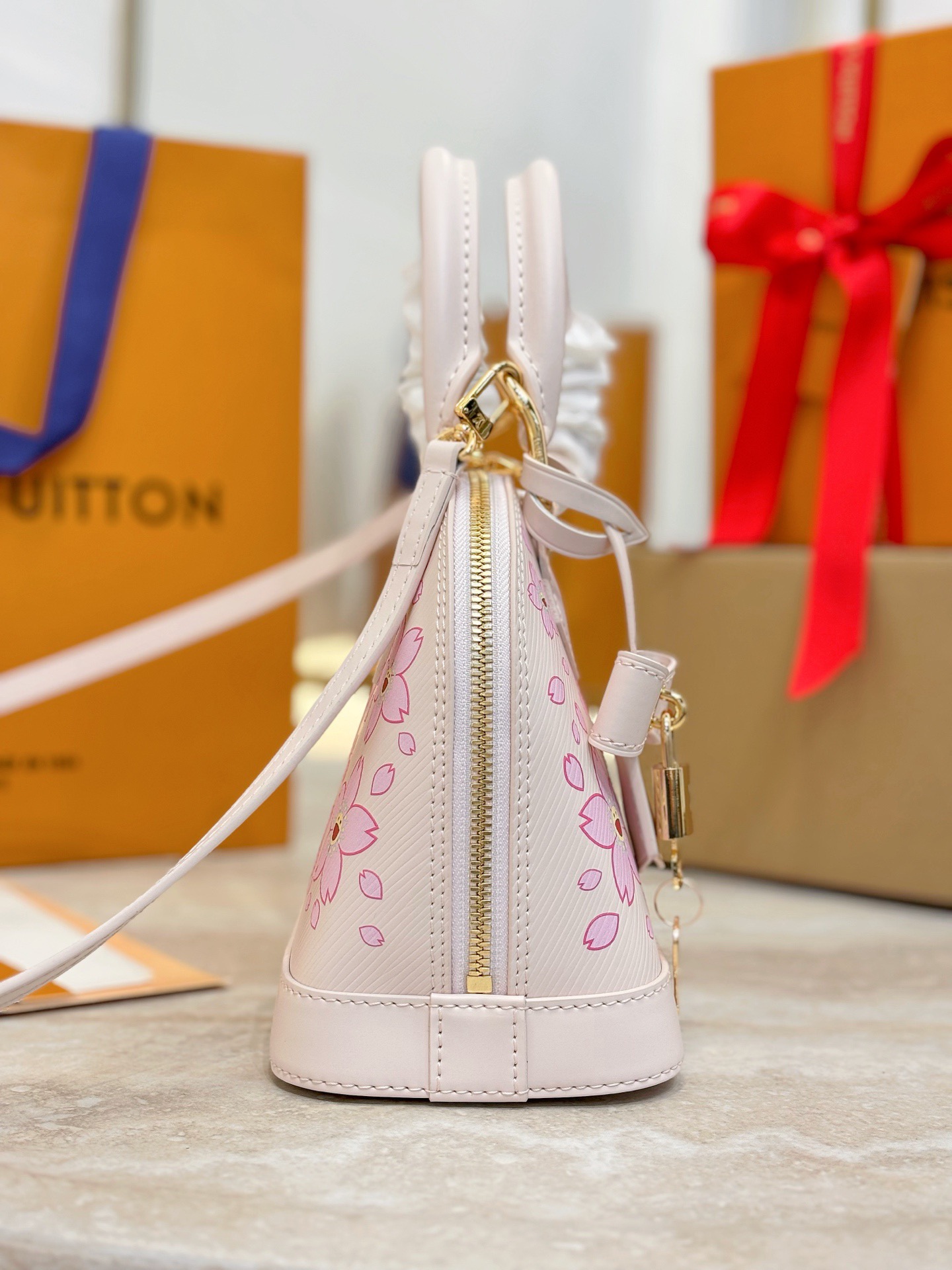 L*ouis V*uitton Top Bag