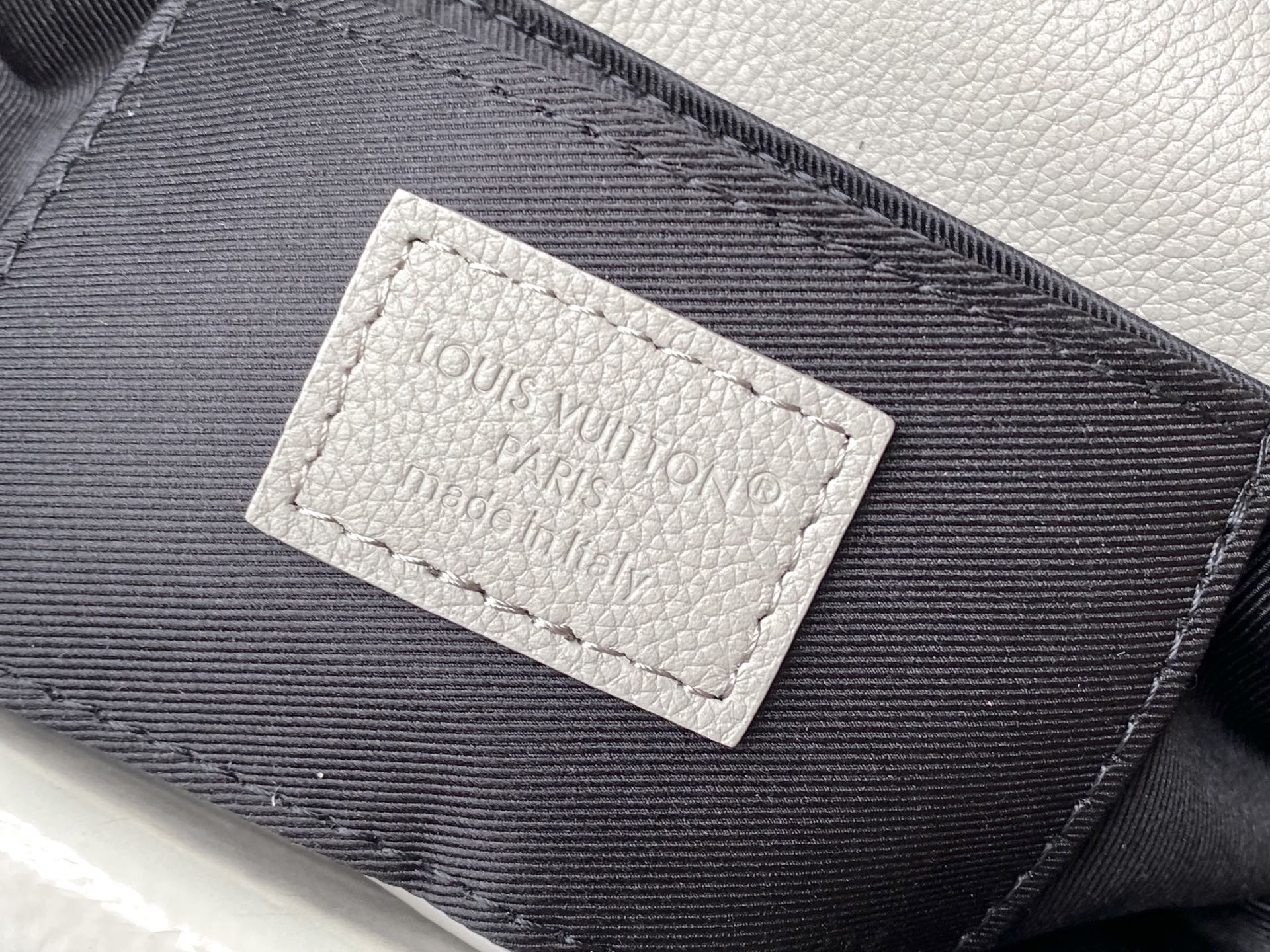 L*ouis V*uitton Top Bag