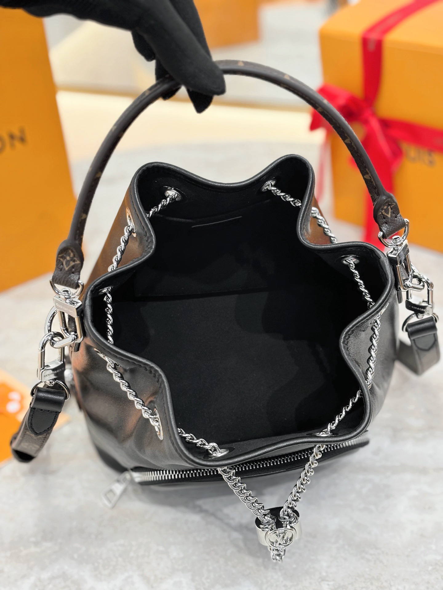 L*ouis V*uitton Top Bag