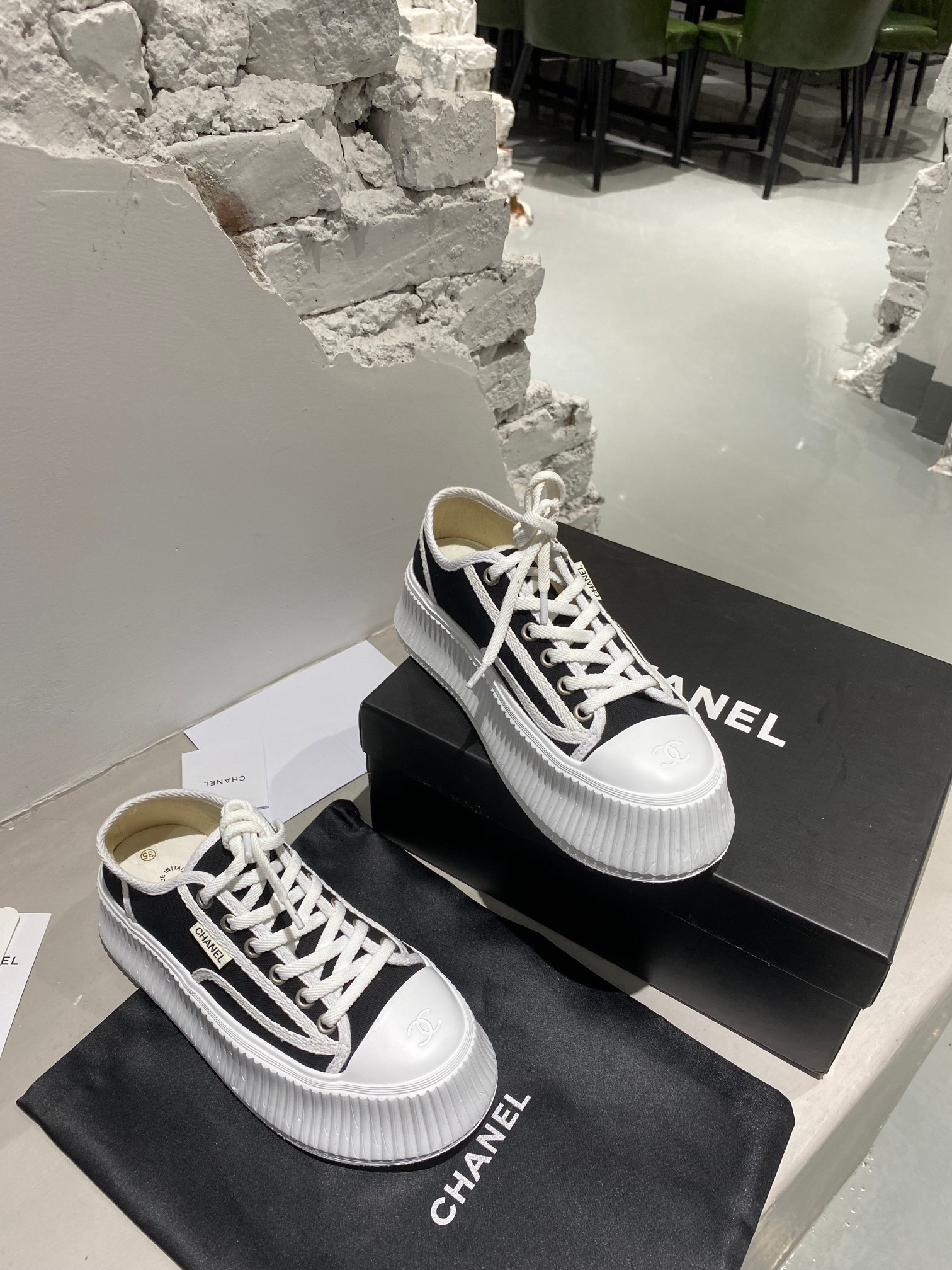 Women Top Quality C*hanel shoes