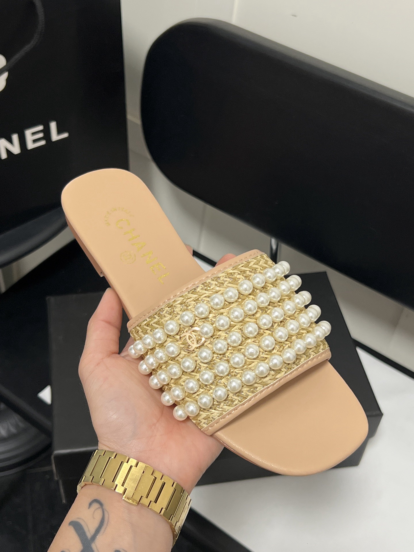 Women Top Quality C*hanel shoes