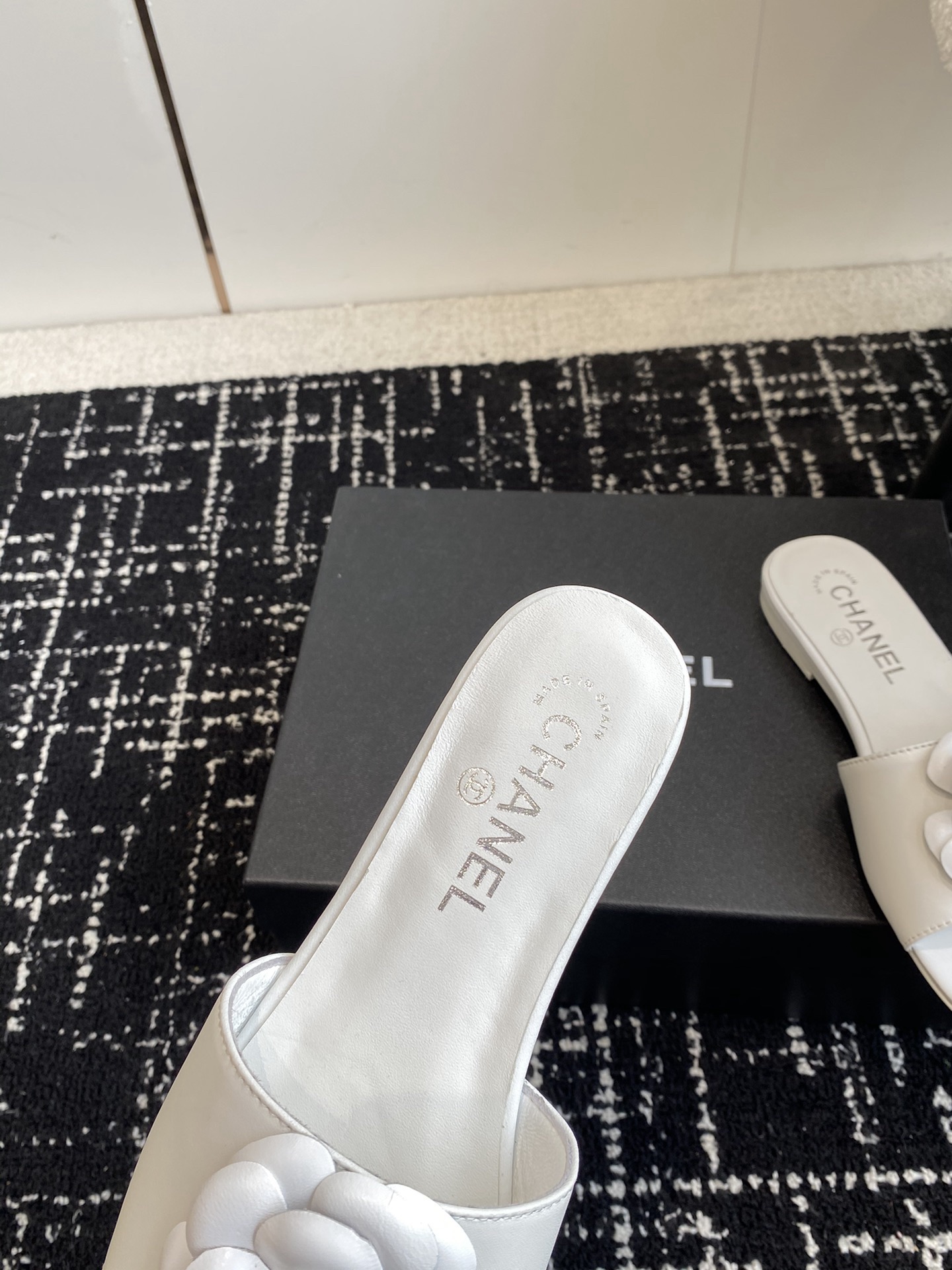 Women Top Quality C*hanel shoes