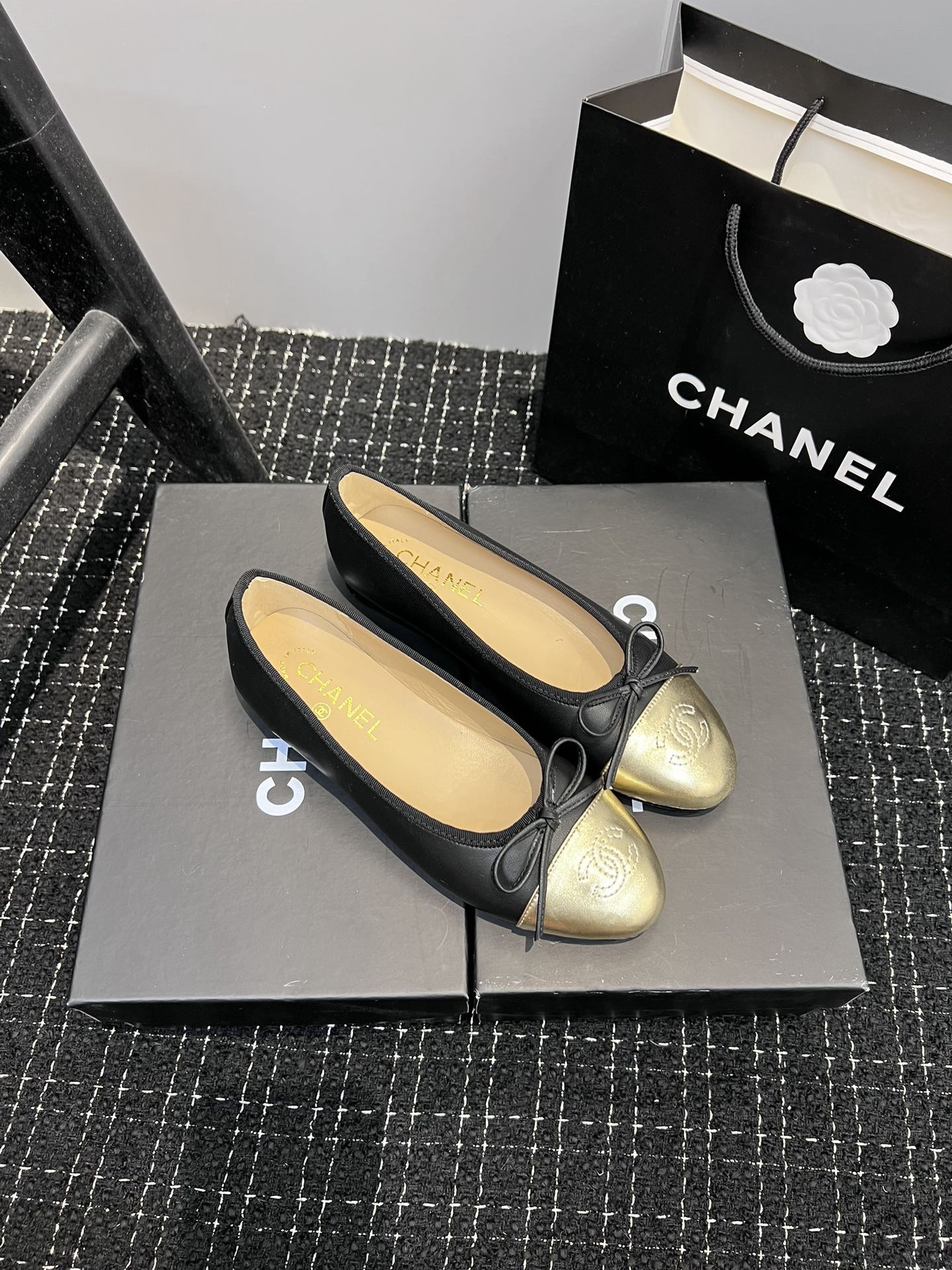 Women Top Quality C*hanel shoes