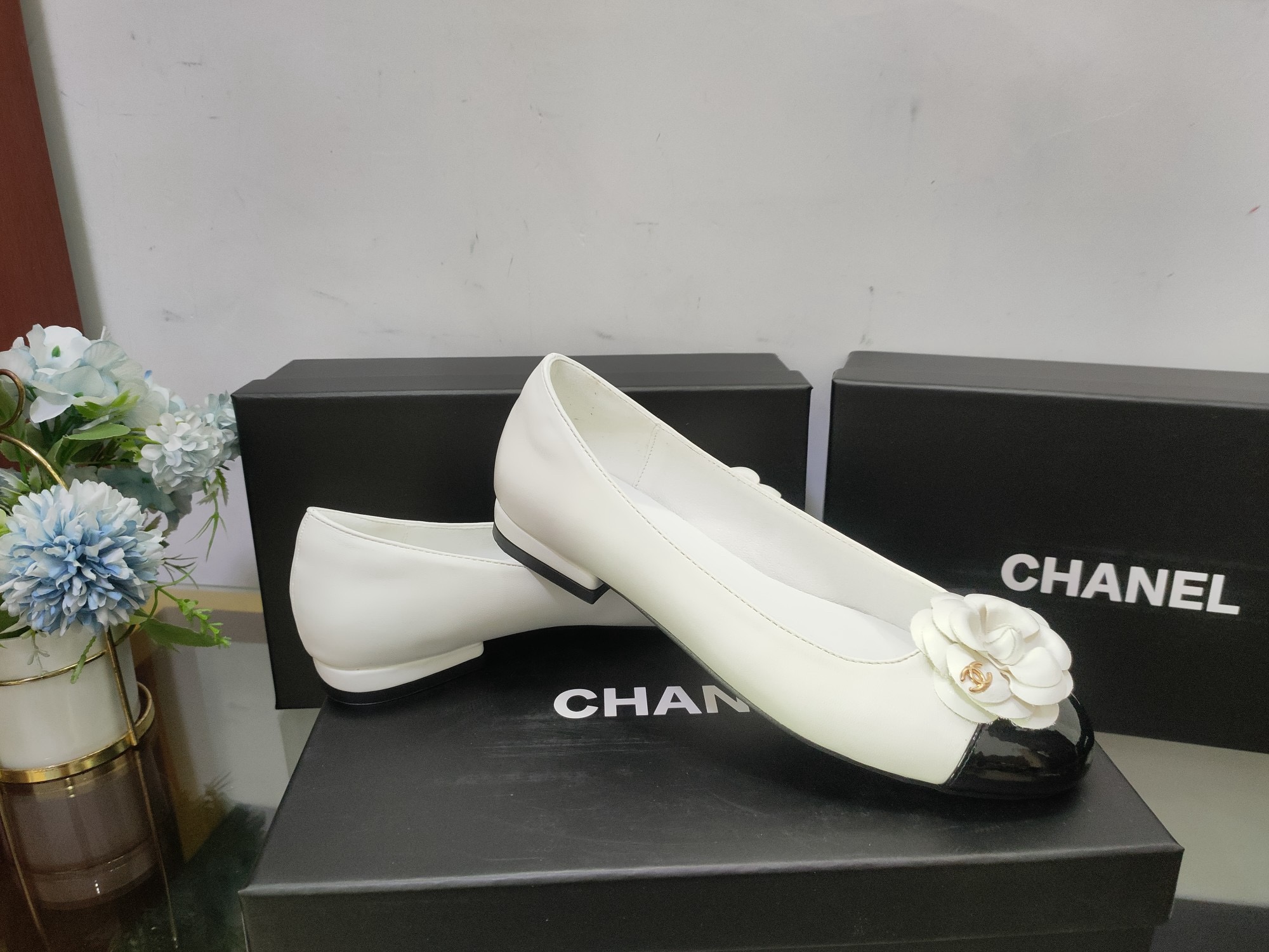 Women Top Quality C*hanel shoes