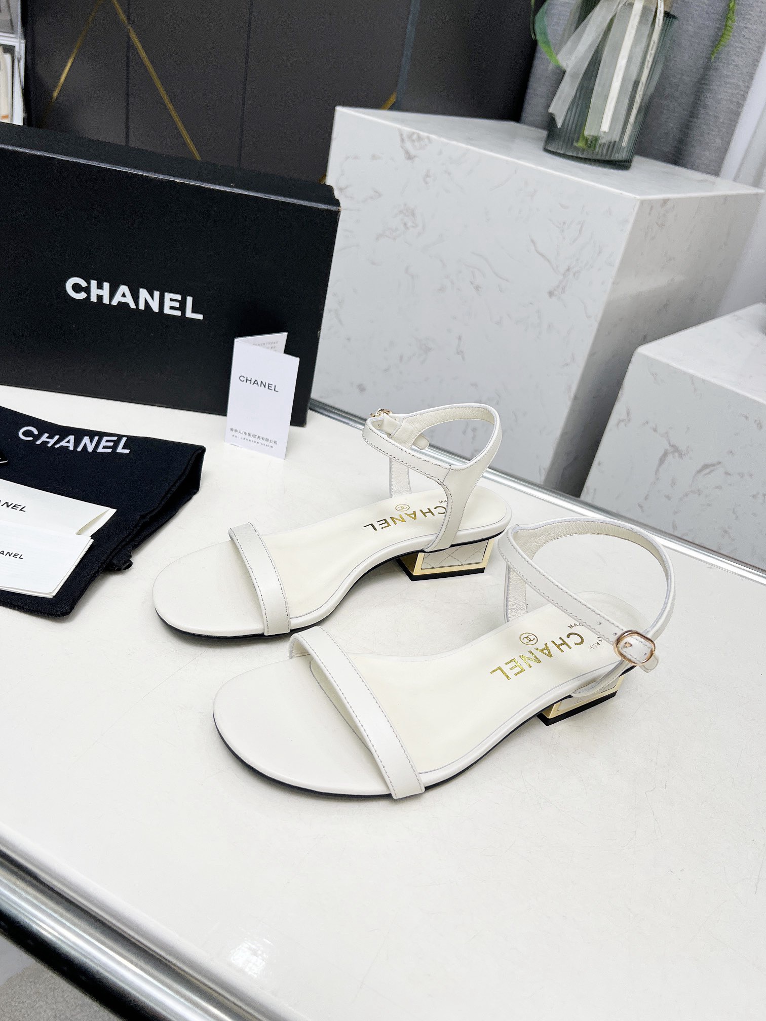 Women Top Quality C*hanel shoes