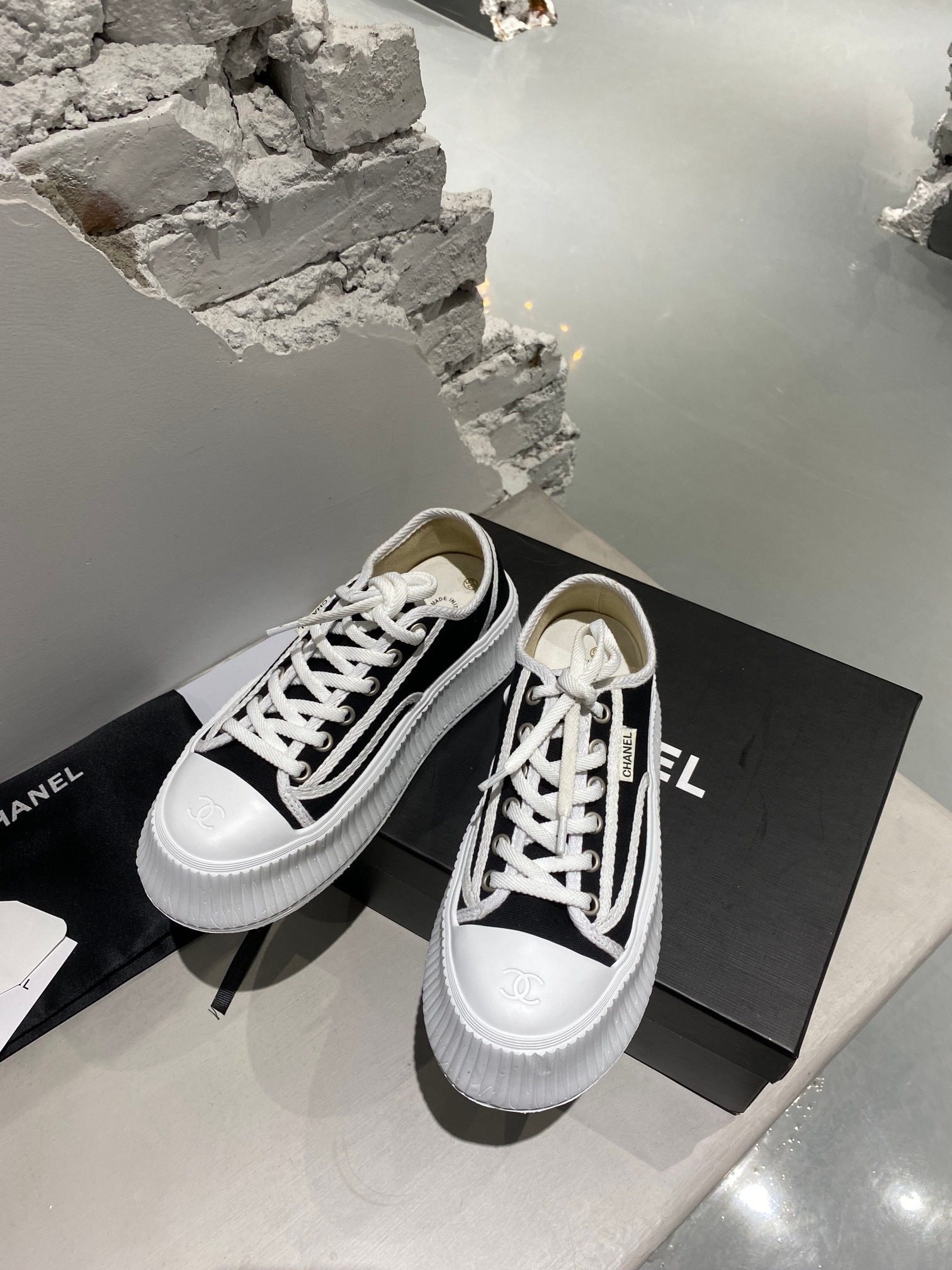 Women Top Quality C*hanel shoes