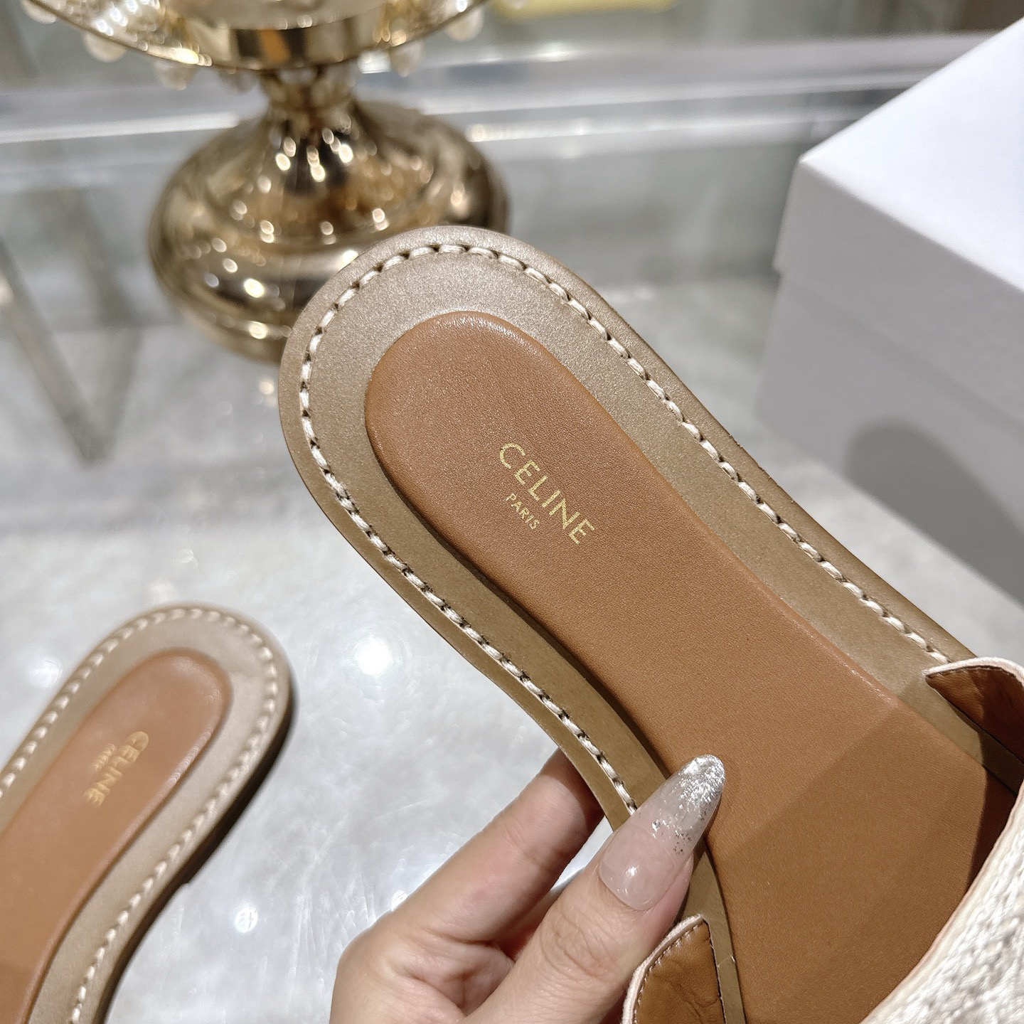 Women Top Quality C*eline shoes