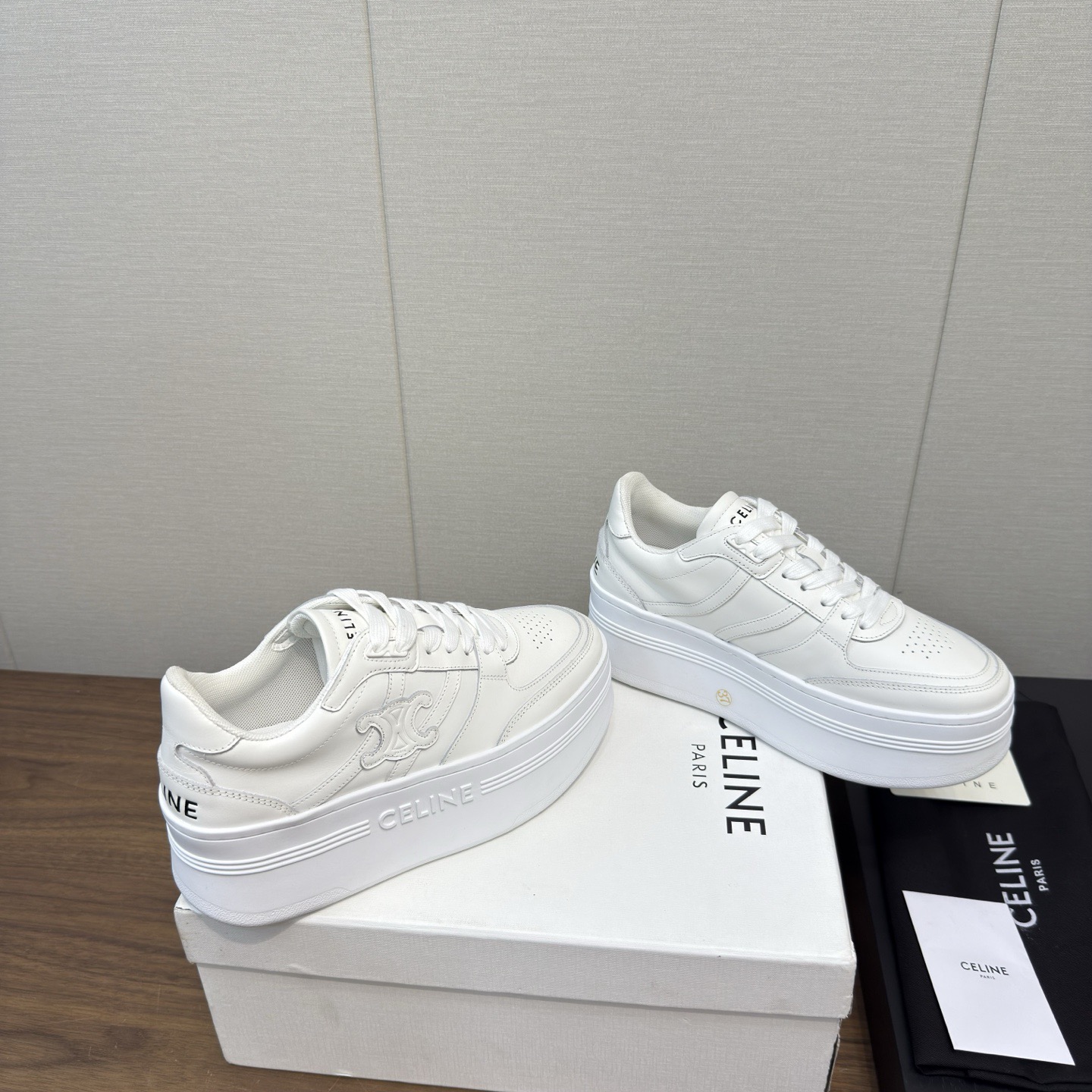 Women Top Quality C*eline shoes