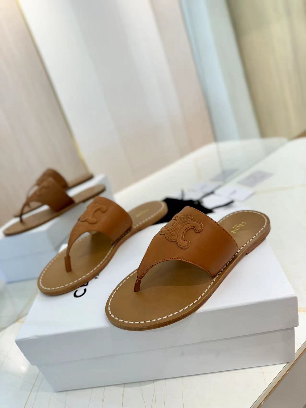 Women Top Quality C*eline shoes