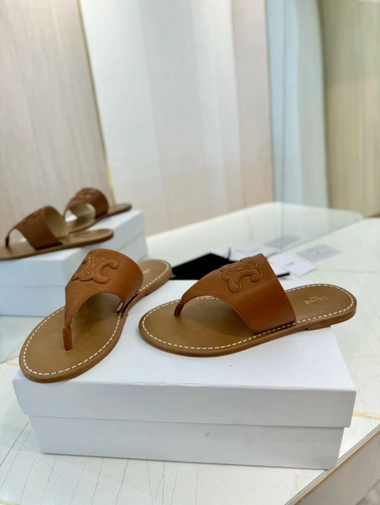 Women Top Quality C*eline shoes