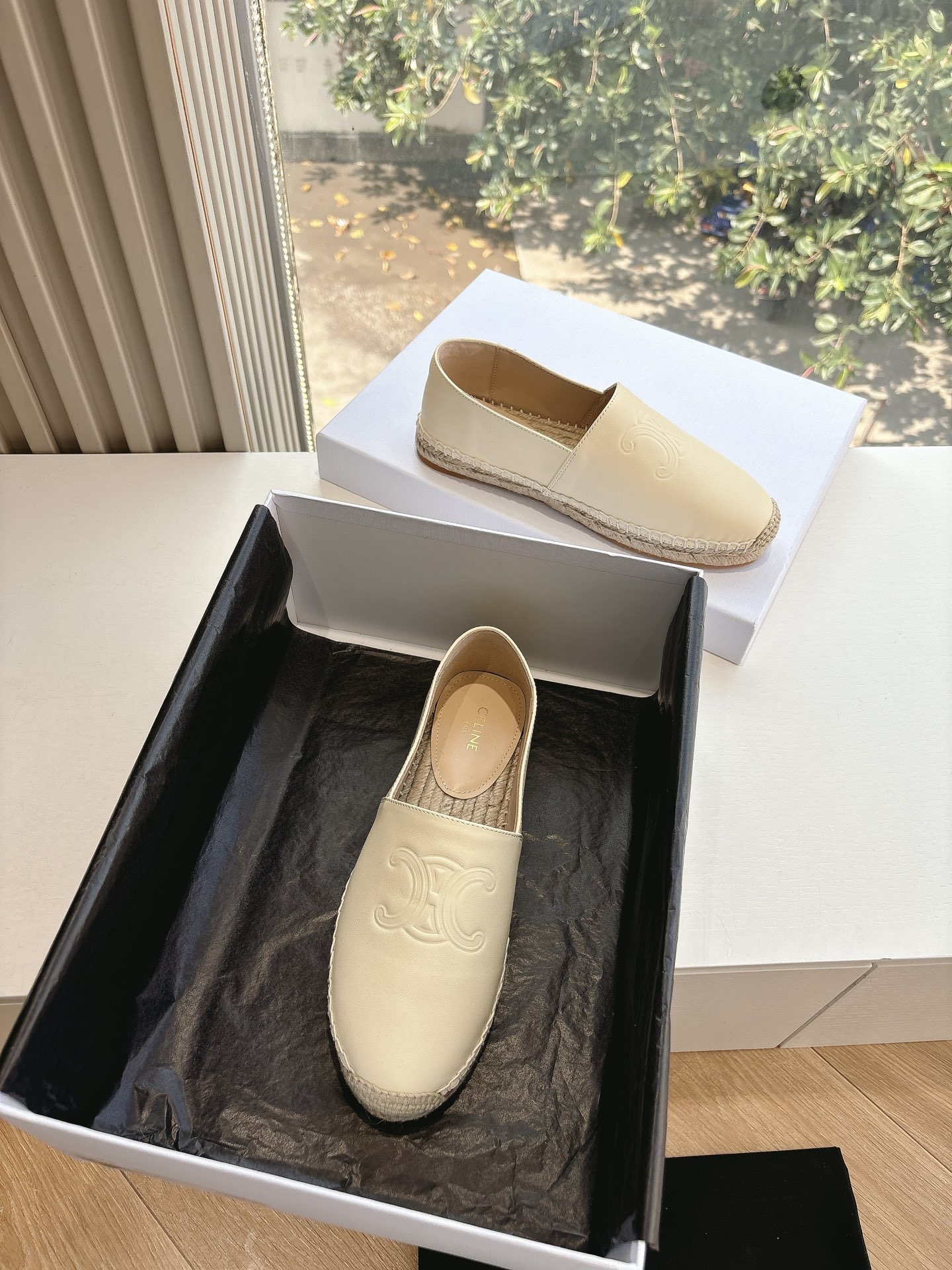 Women Top Quality C*eline shoes