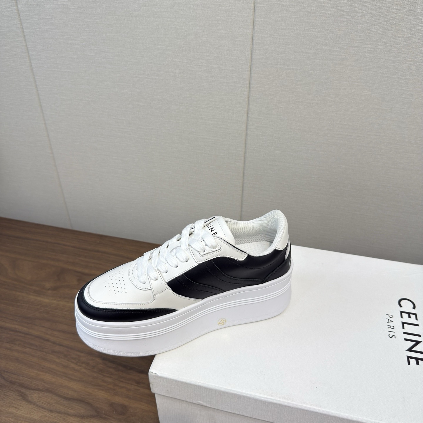 Women Top Quality C*eline shoes