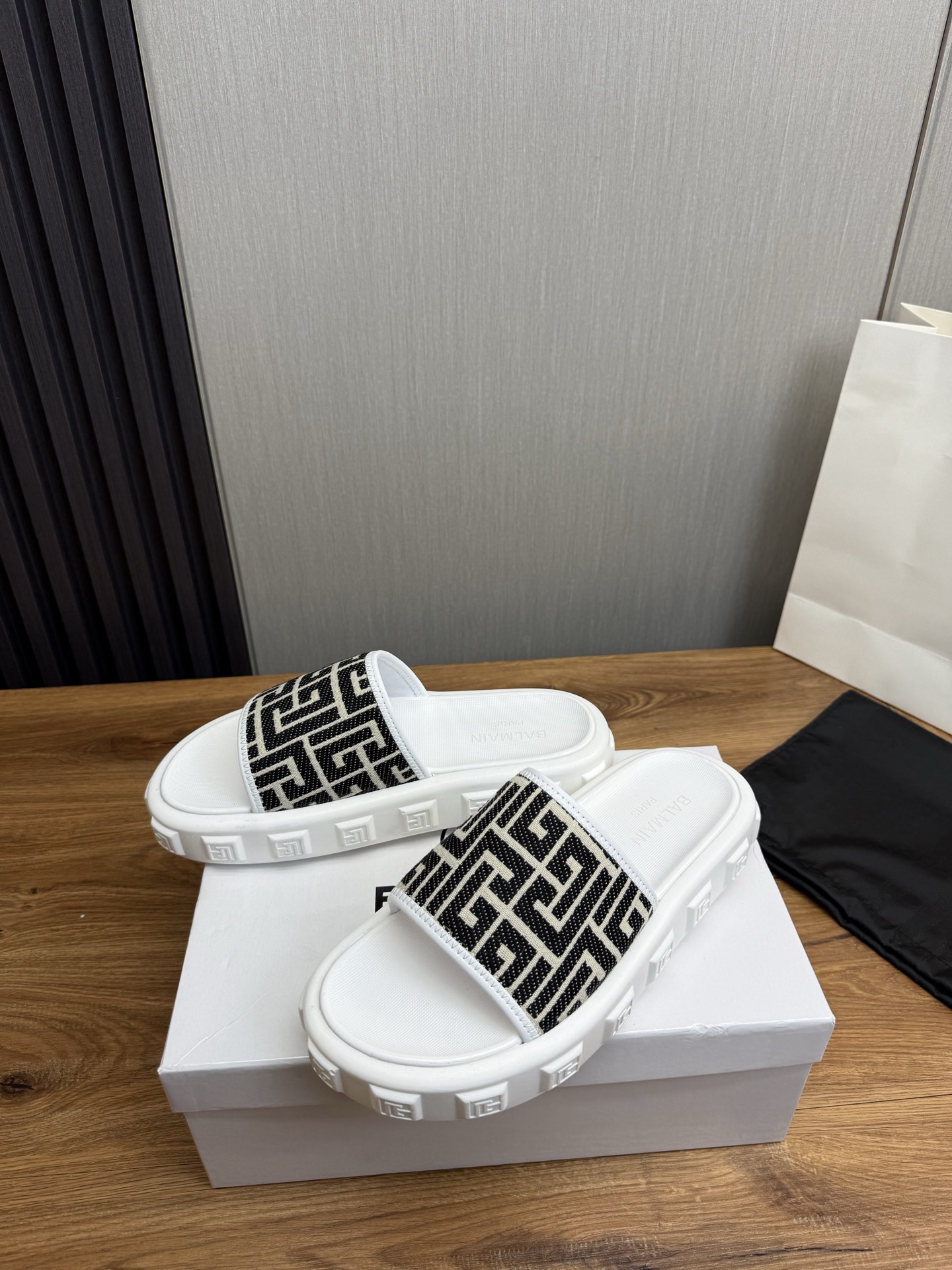 Women Men Top Quality B*almain shoes