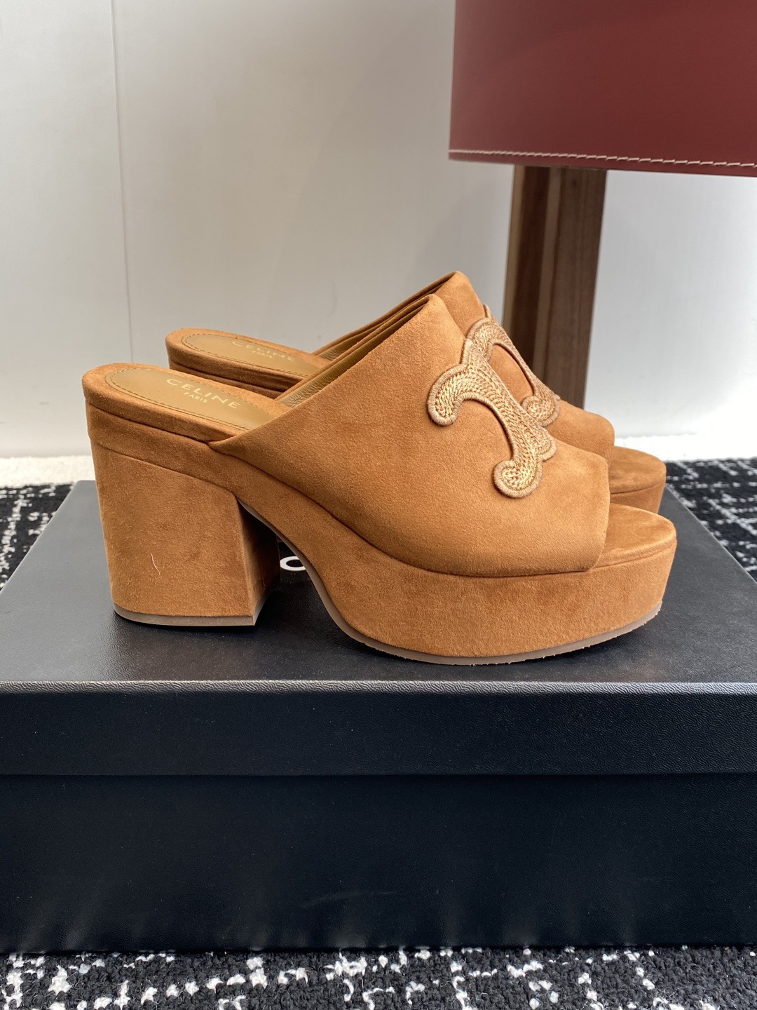 Women Top Quality C*eline shoes