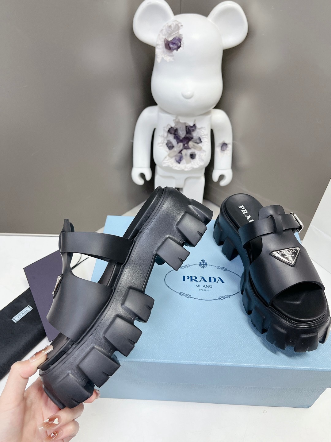 Women Top Quality P*rada shoes