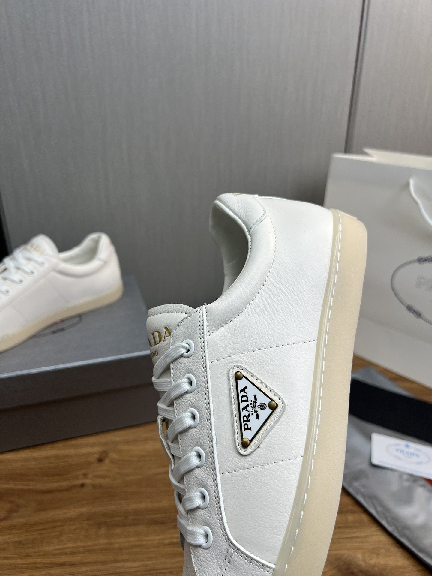 Women Men Top Quality P*rada shoes