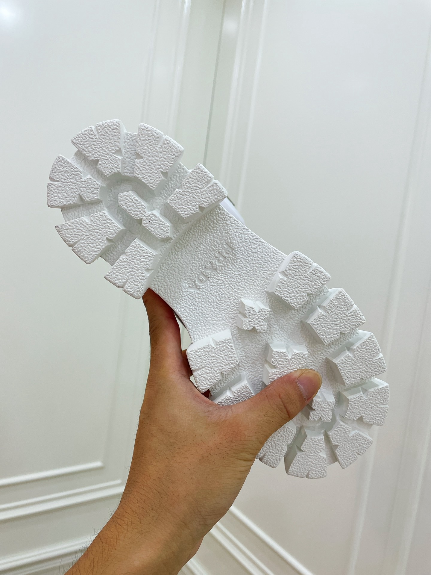 Women Top Quality P*rada shoes