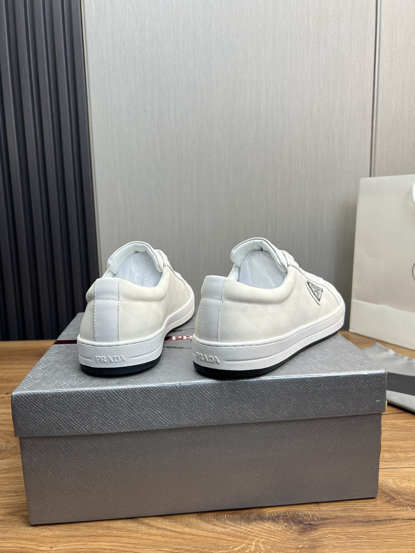 Women Men Top Quality P*rada shoes