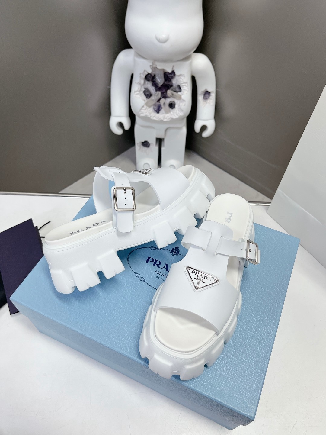 Women Top Quality P*rada shoes