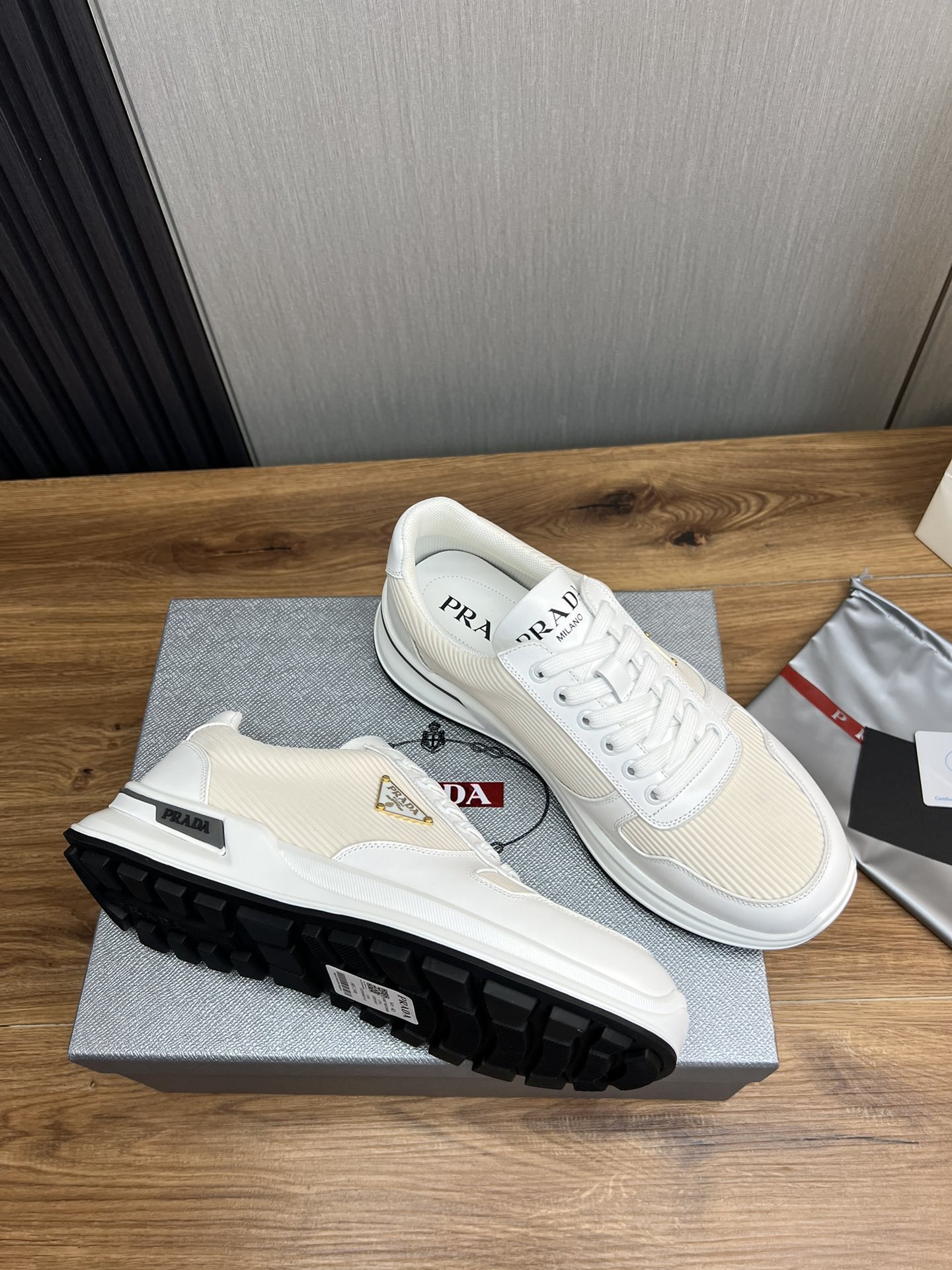 Women Men Top Quality P*rada shoes