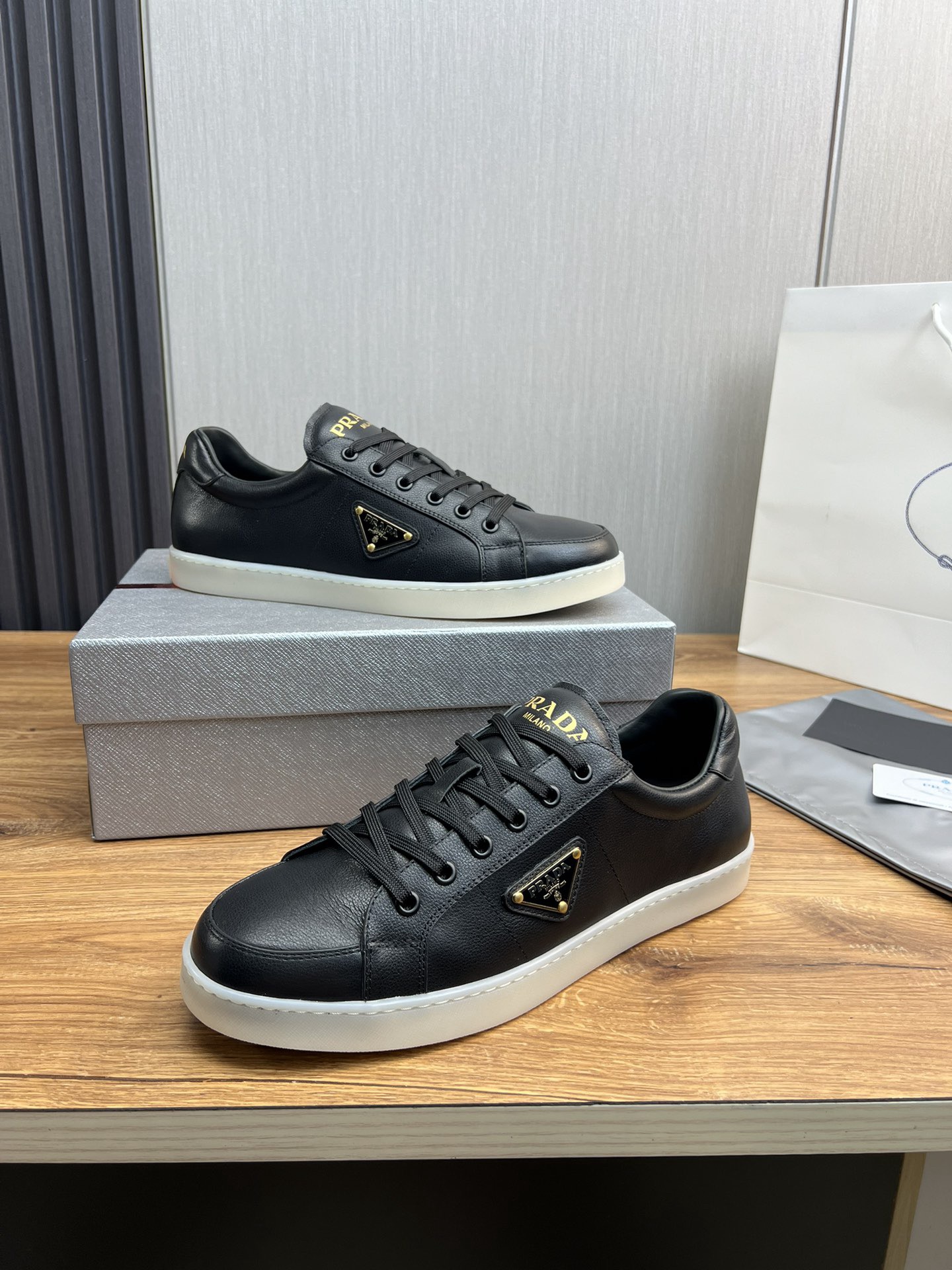 Women Men Top Quality P*rada shoes