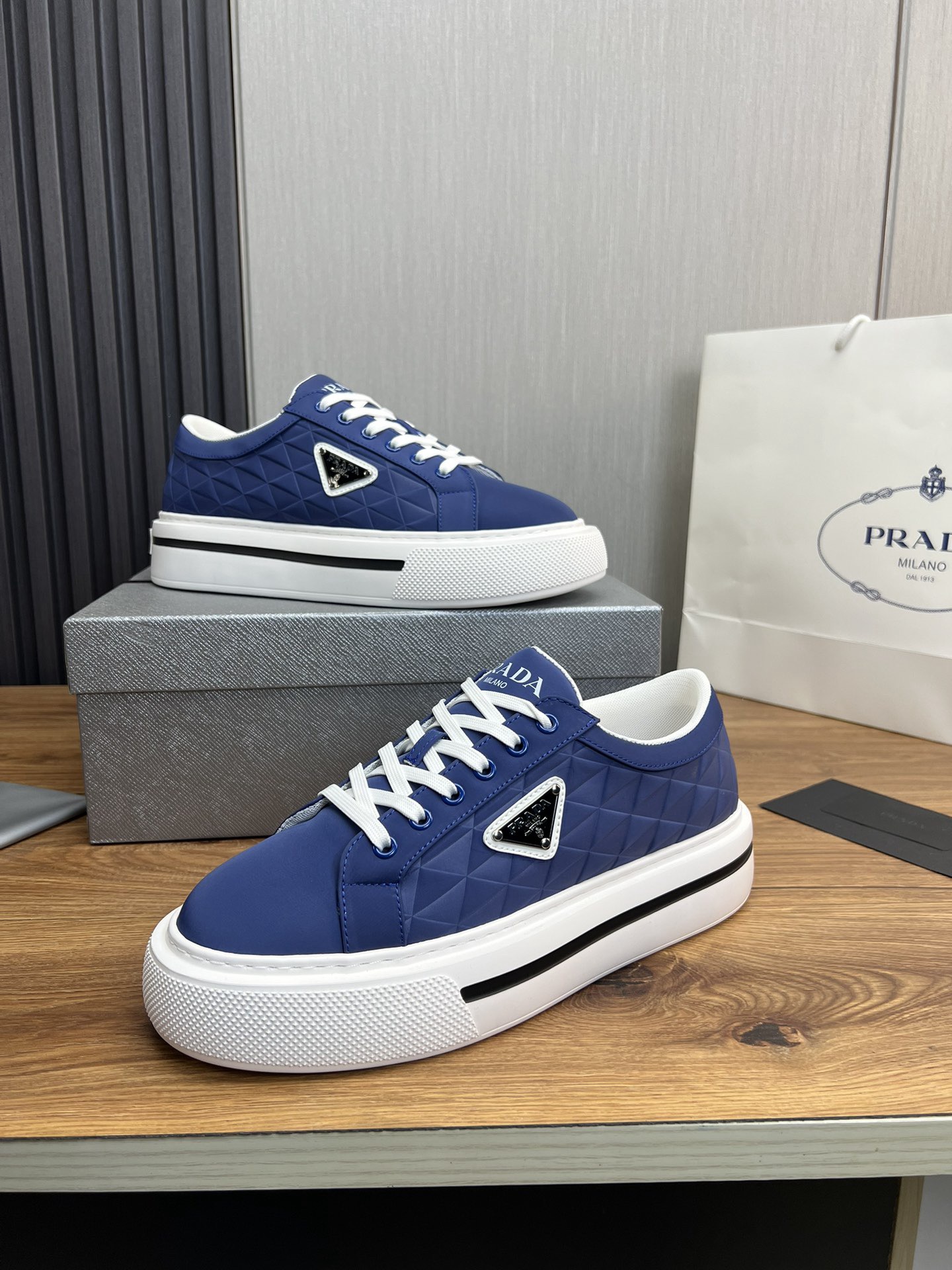 Women Men Top Quality P*rada shoes