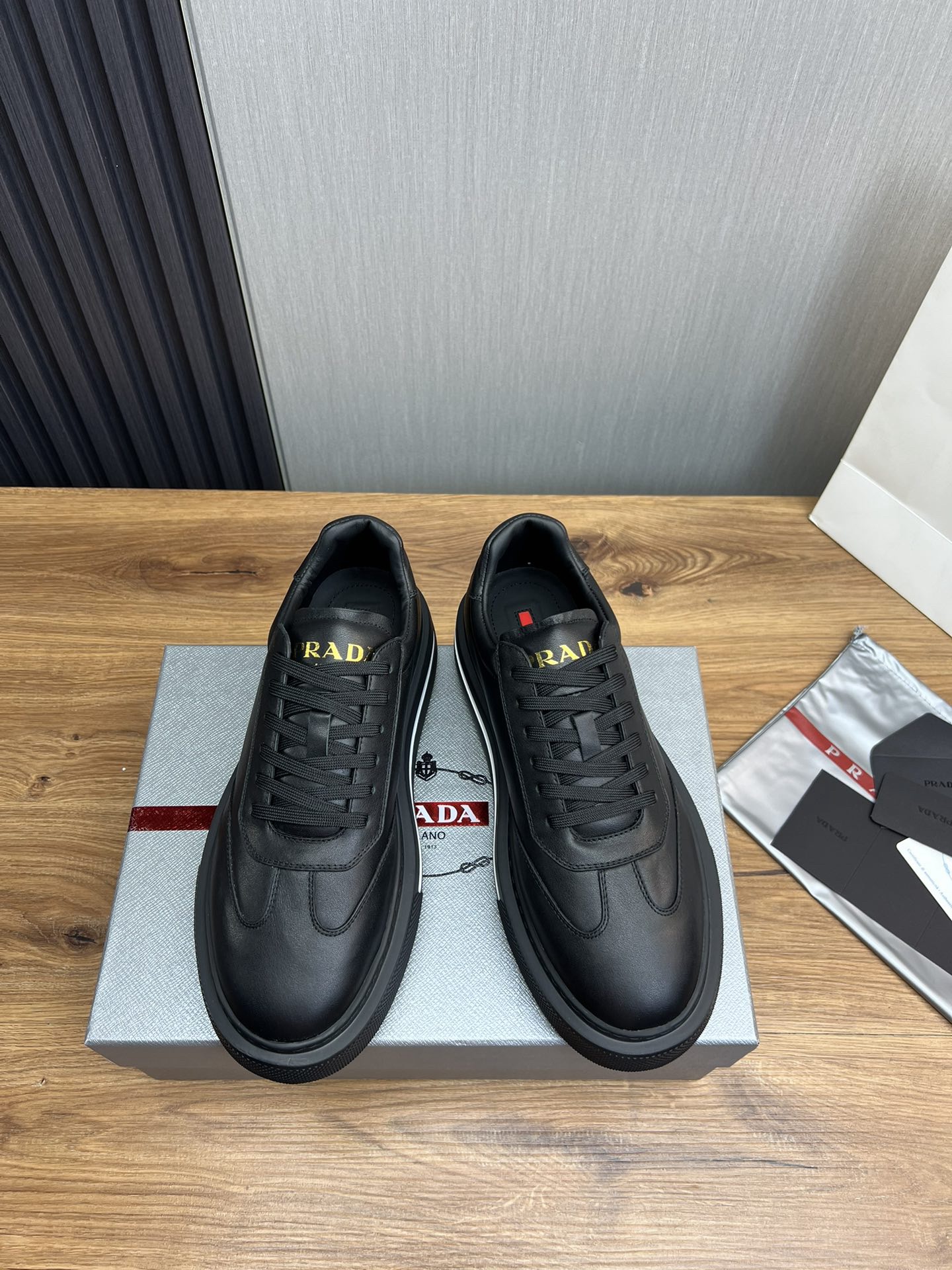 Women Men Top Quality P*rada shoes