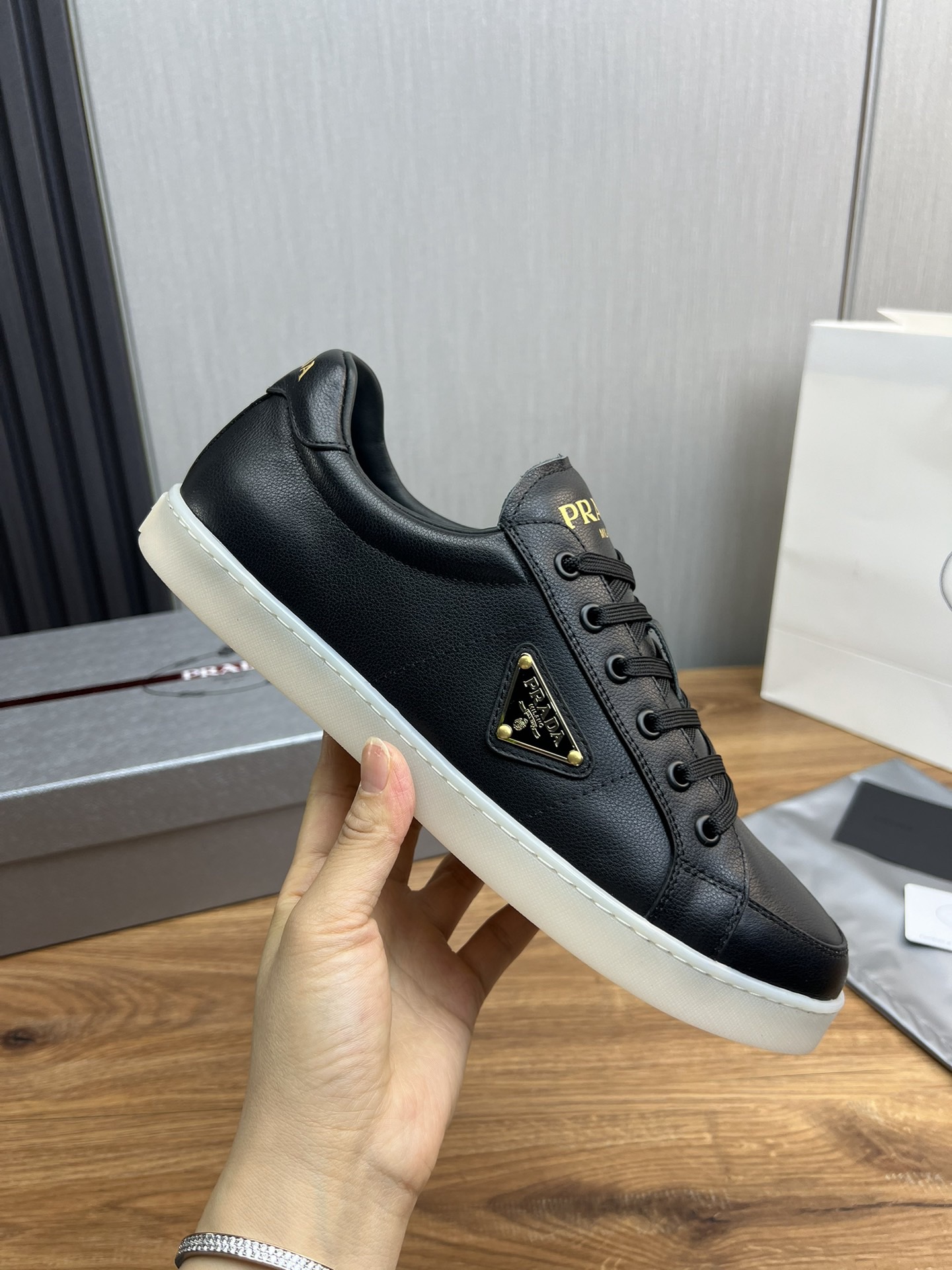 Women Men Top Quality P*rada shoes