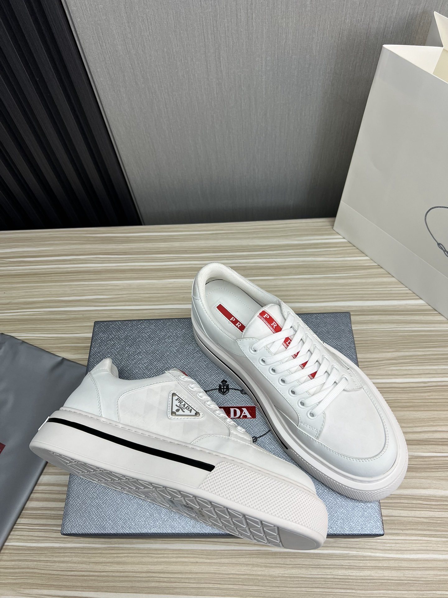 Women Men Top Quality P*rada shoes