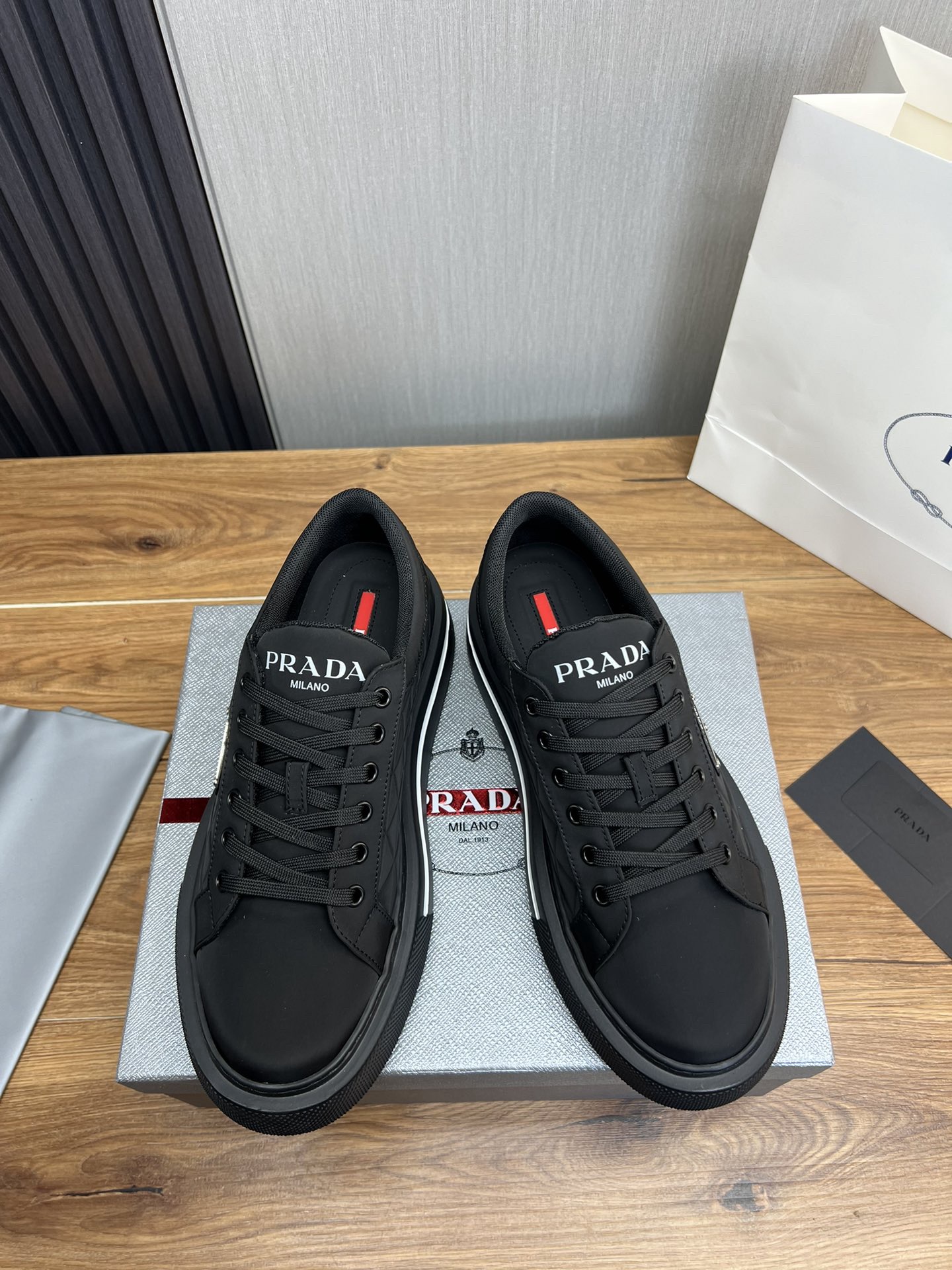 Women Men Top Quality P*rada shoes