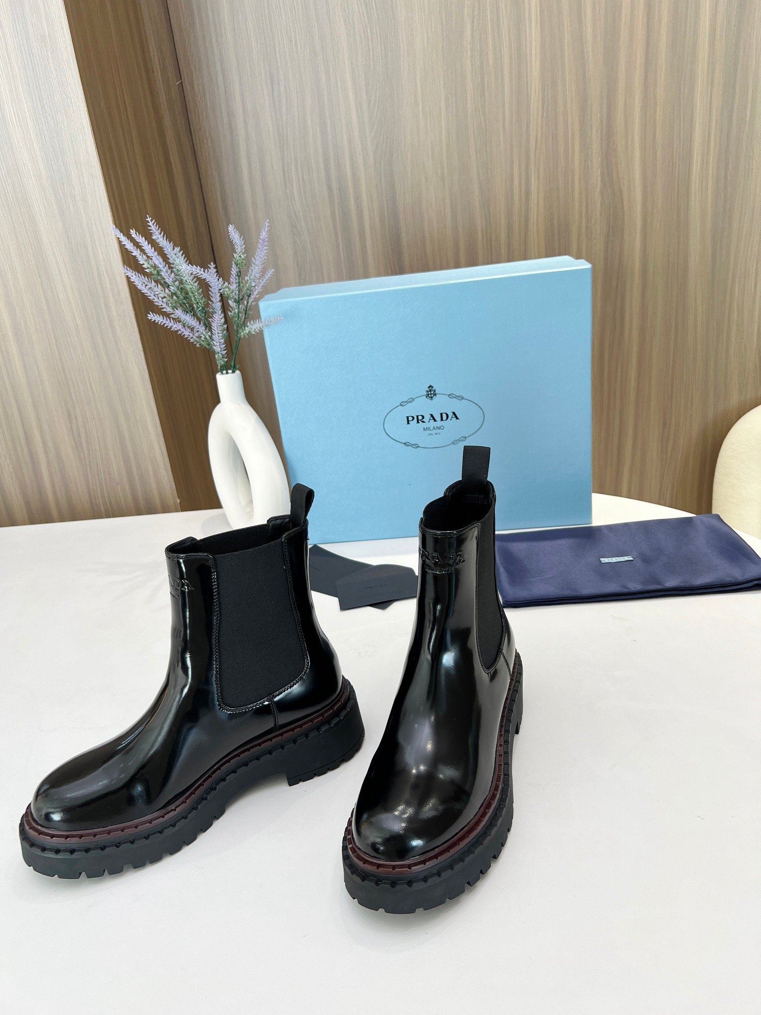 Women Top Quality P*rada shoes